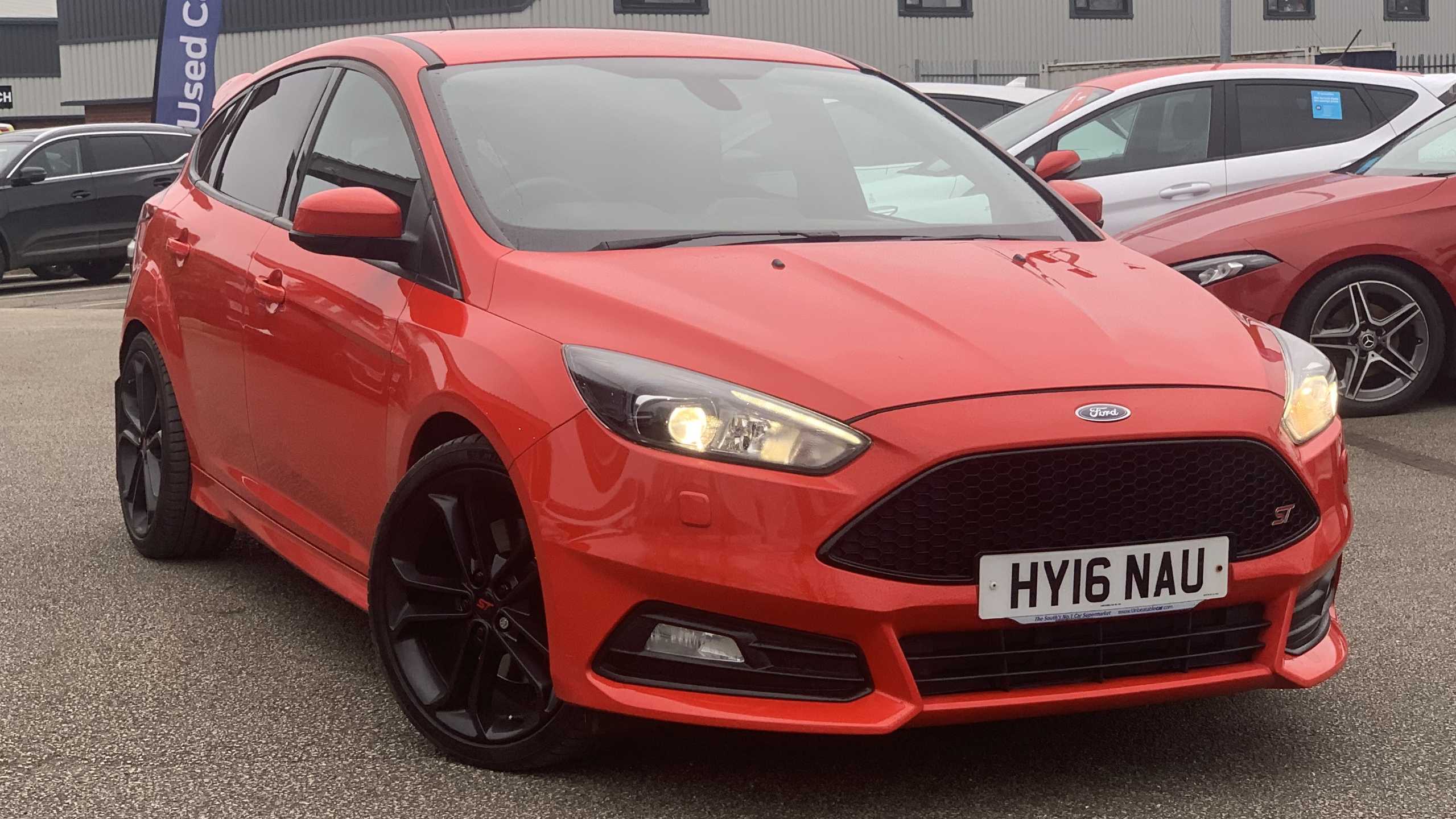 Main listing image - Ford Focus ST