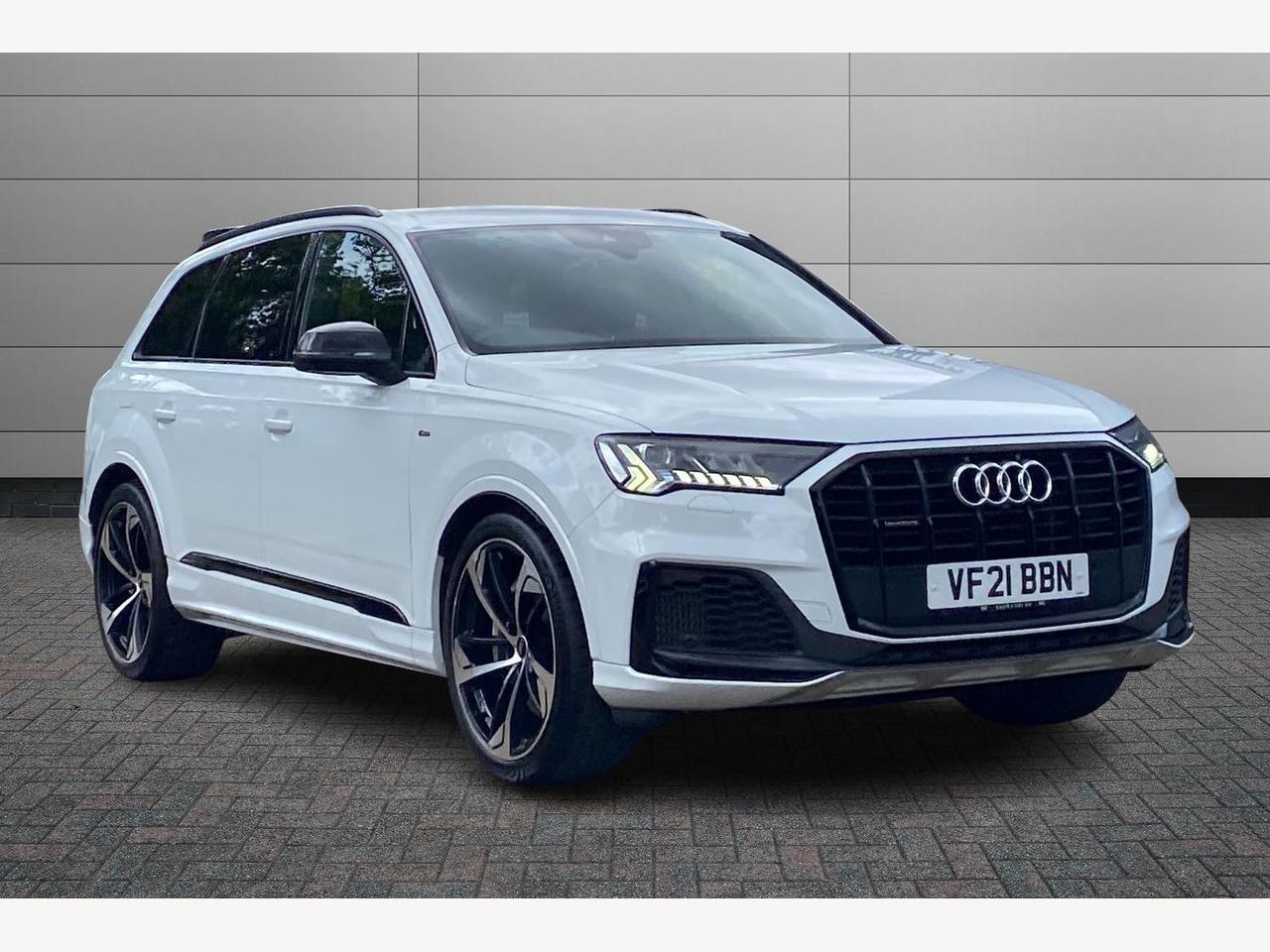 Main listing image - Audi Q7