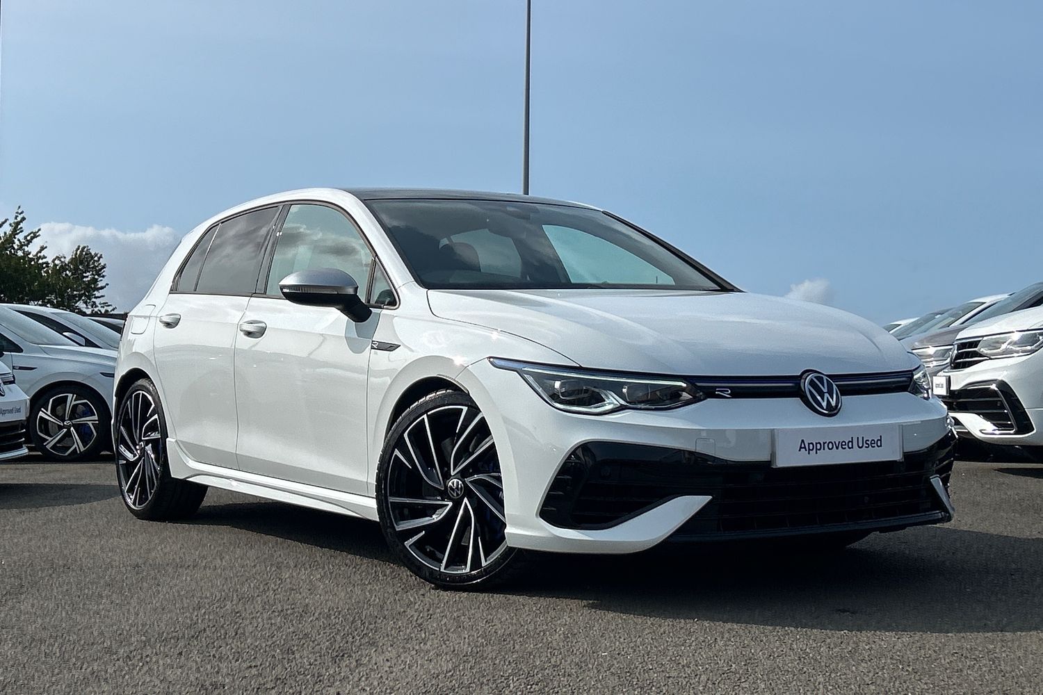 Main listing image - Volkswagen Golf R