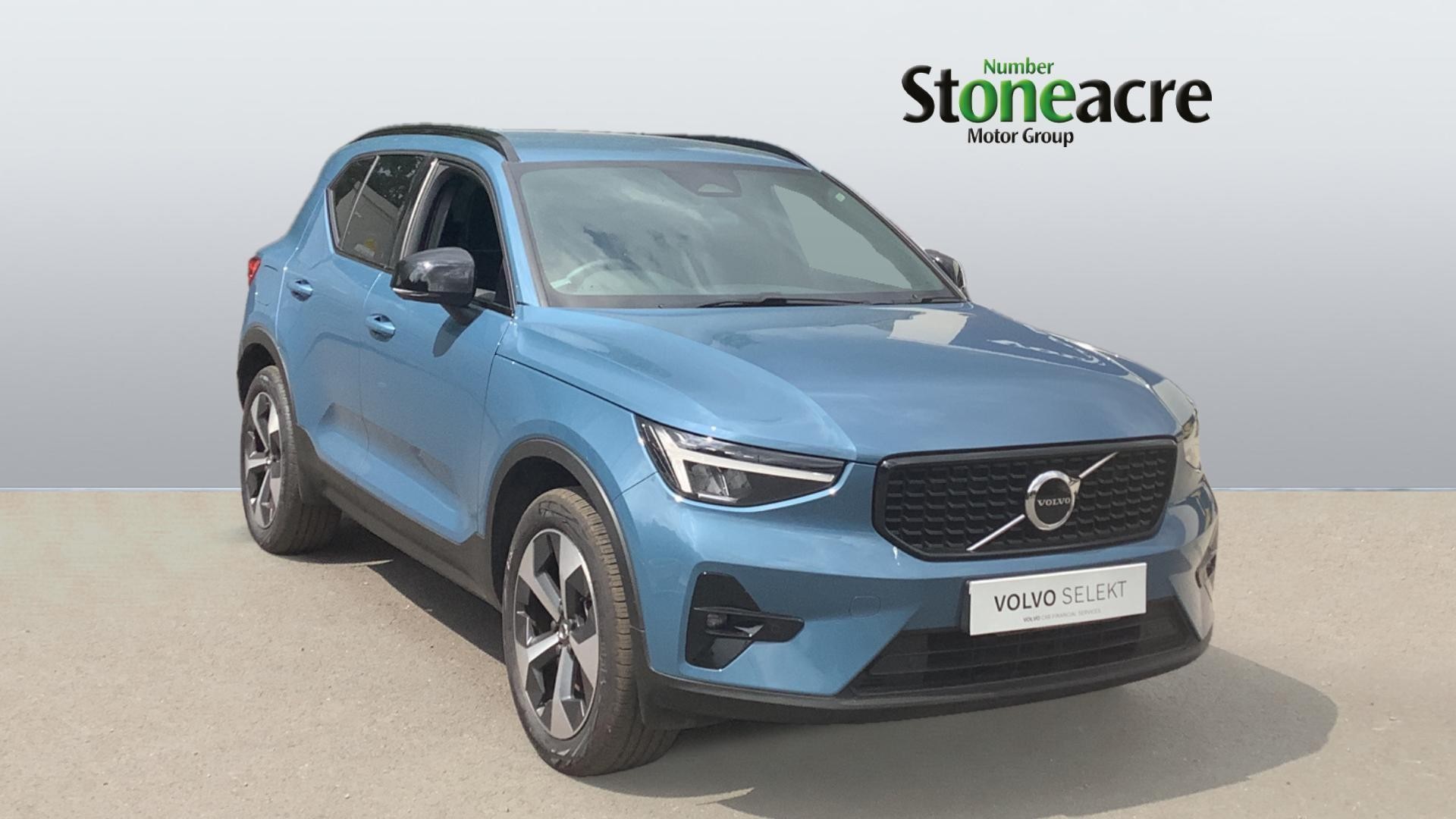 Main listing image - Volvo XC40