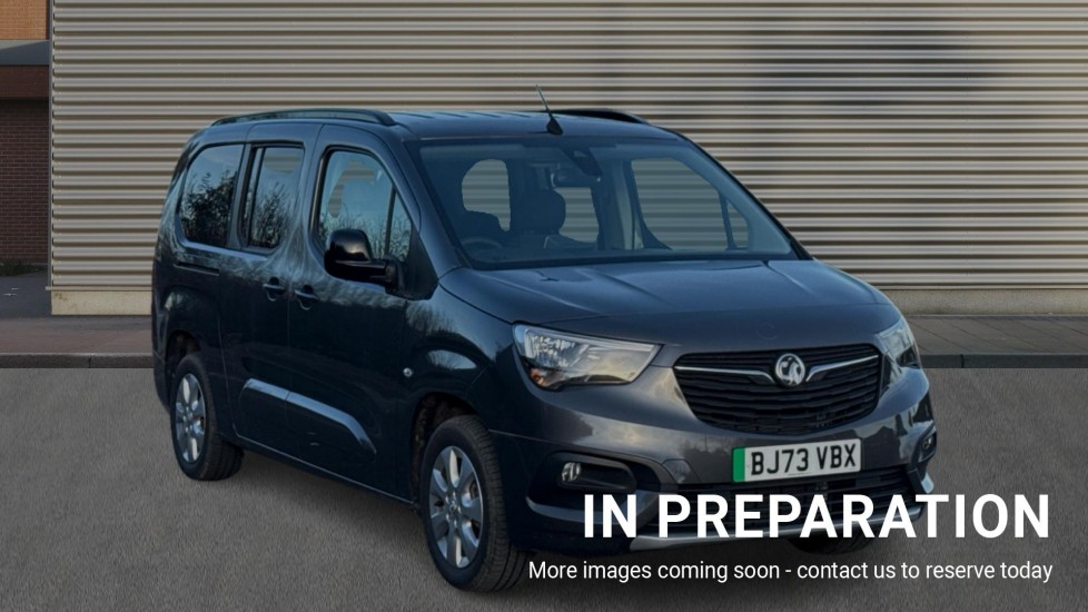 Main listing image - Vauxhall Combo Life-e