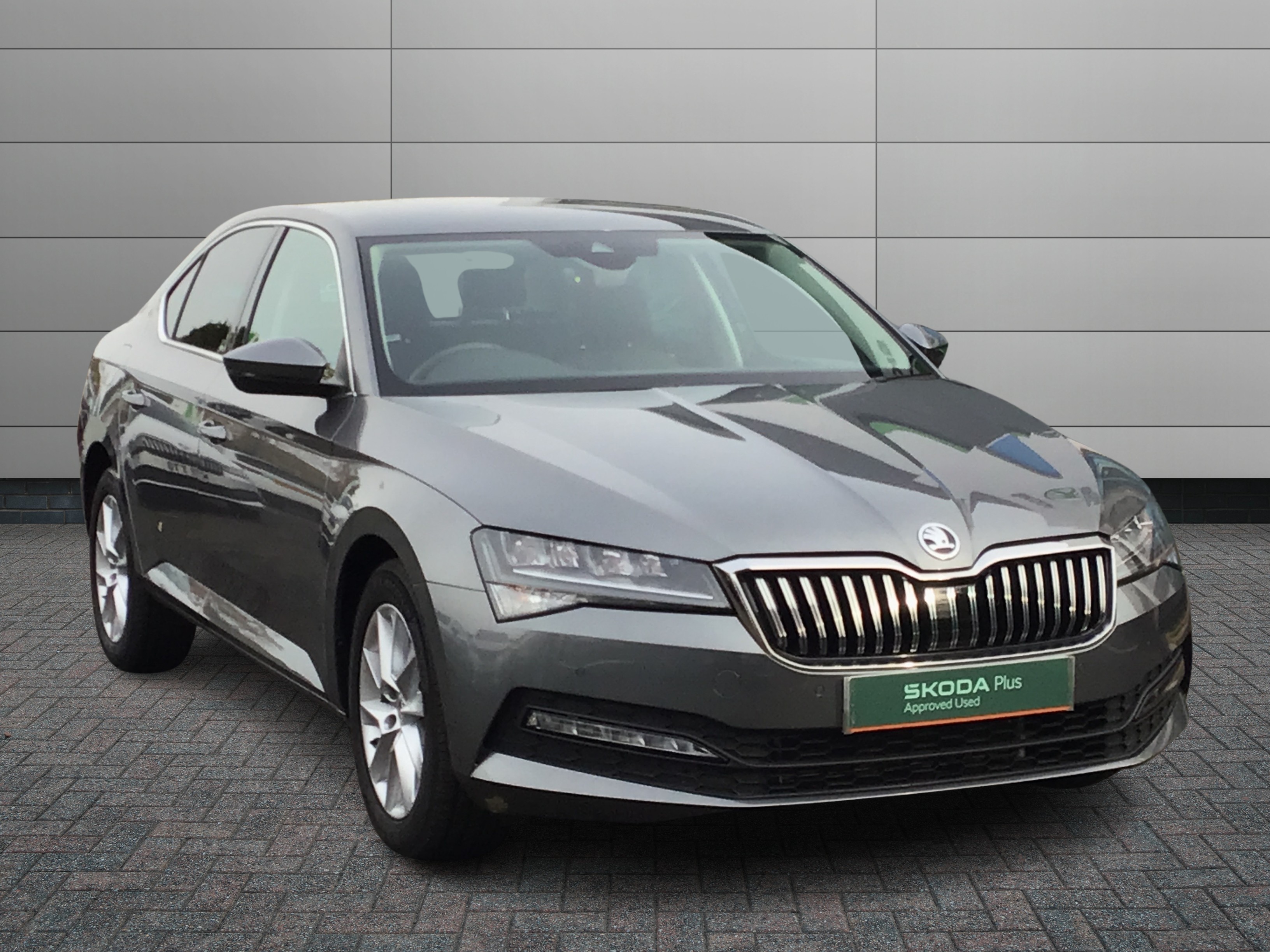 Main listing image - Skoda Superb