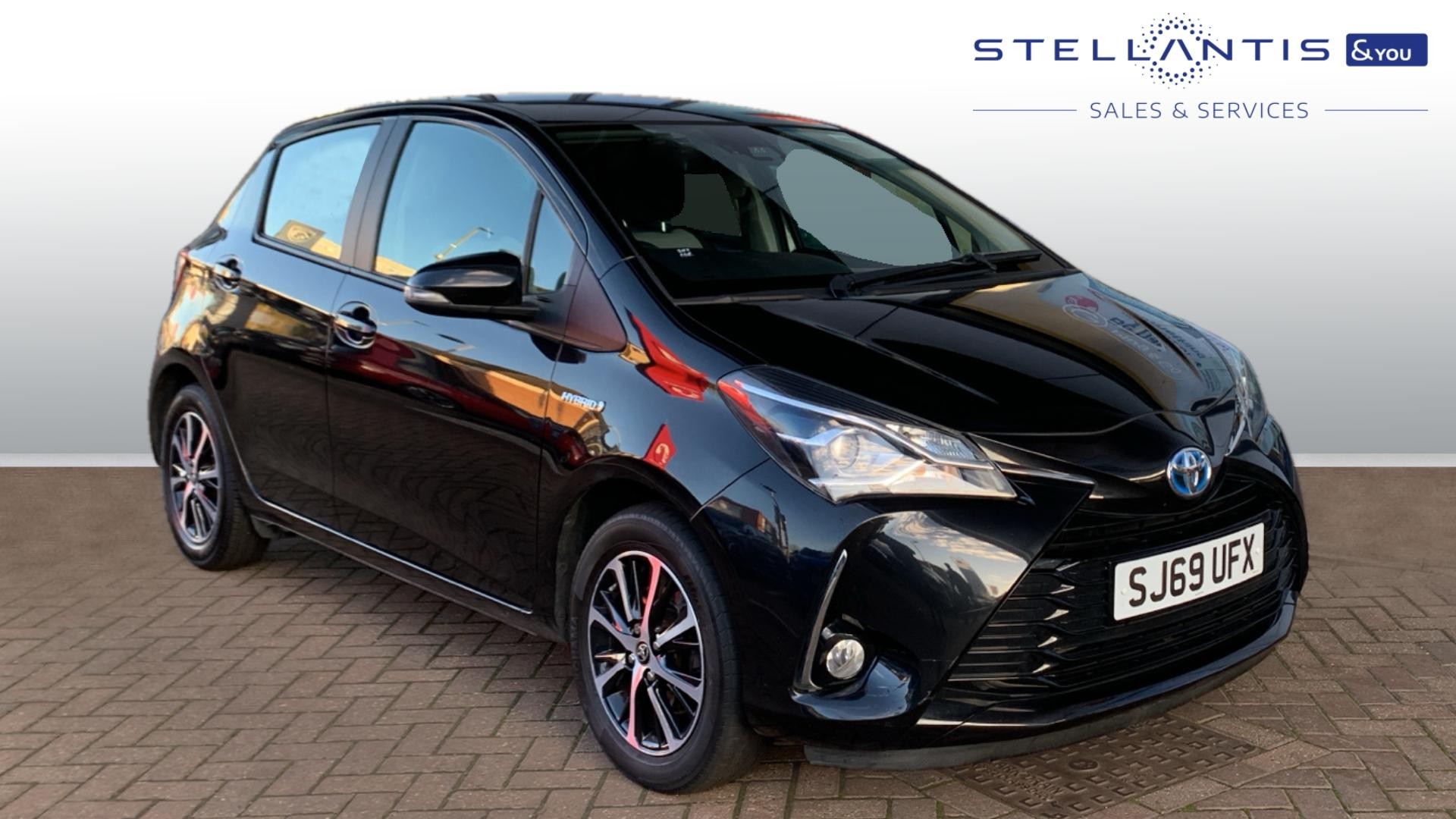 Main listing image - Toyota Yaris