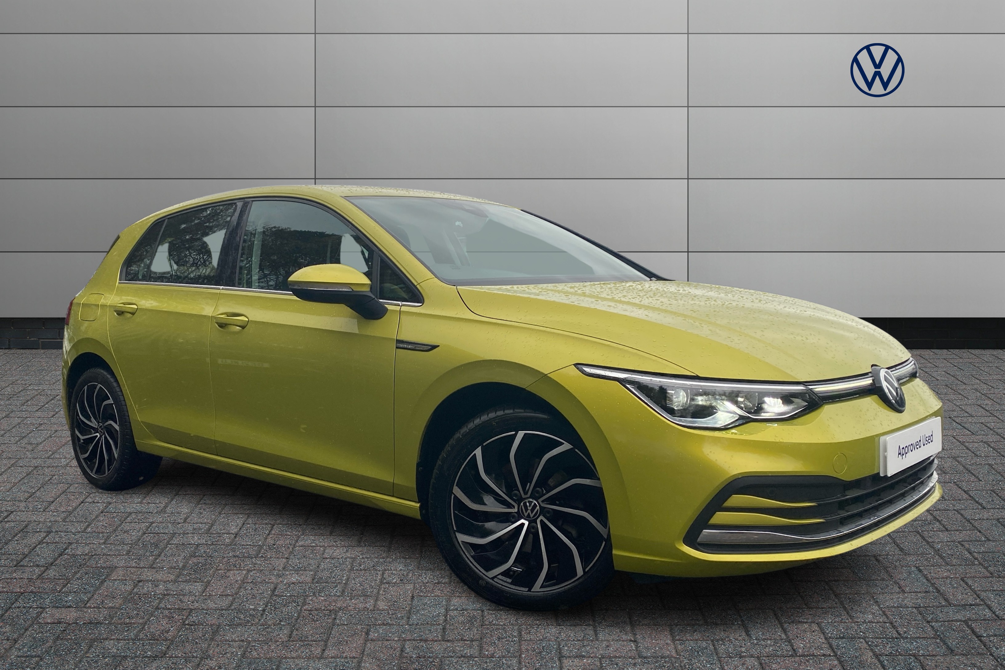 Main listing image - Volkswagen Golf