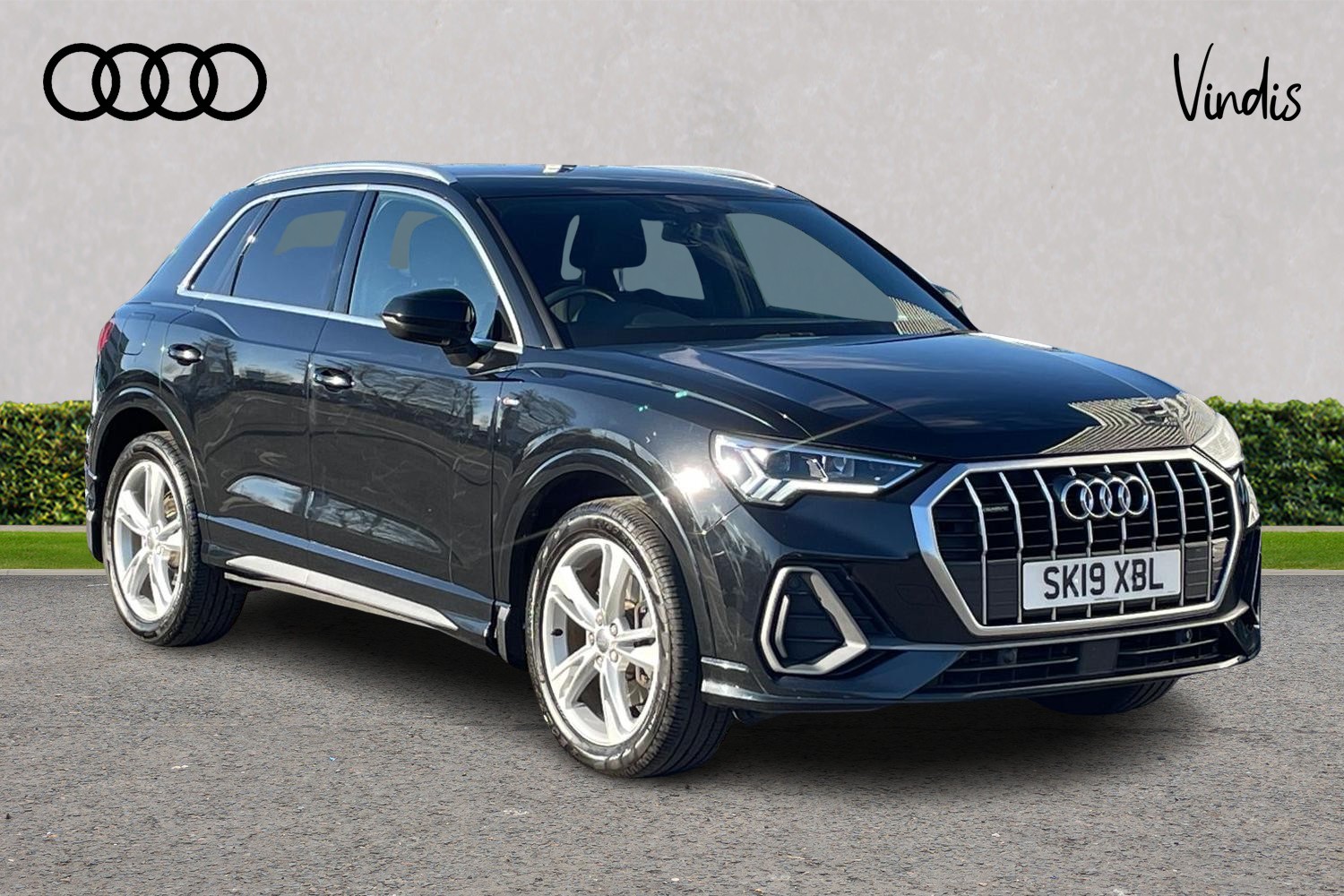 Main listing image - Audi Q3