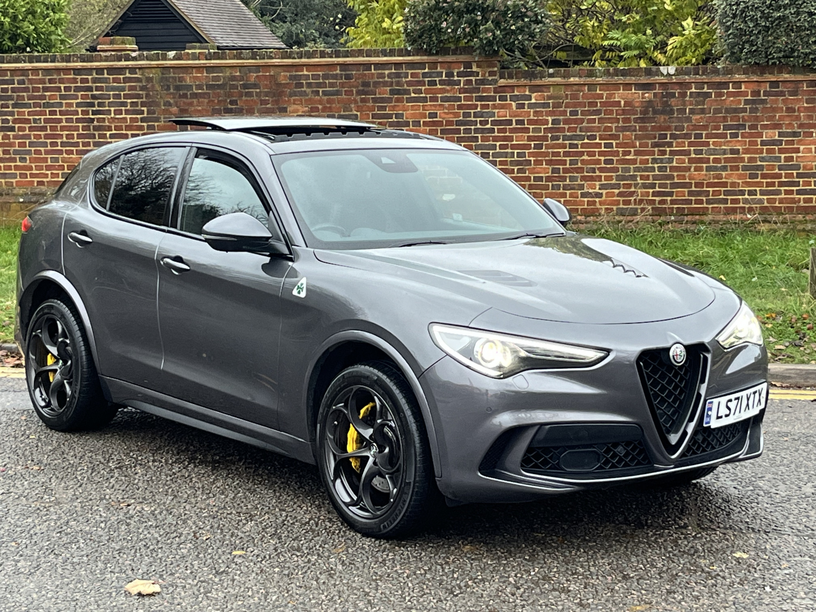 Main listing image - Alfa Romeo Stelvio