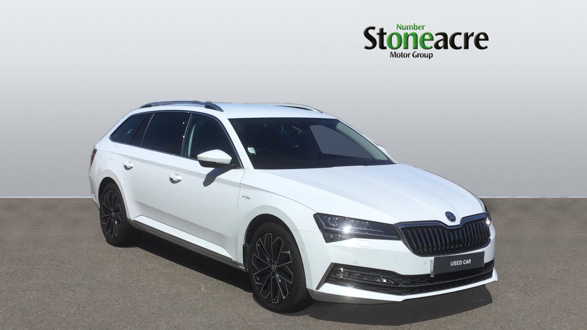 Main listing image - Skoda Superb Estate