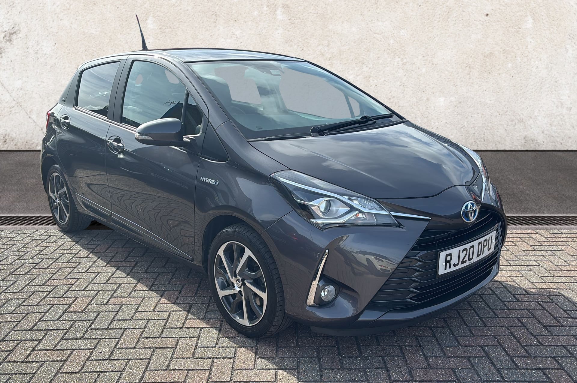 Main listing image - Toyota Yaris