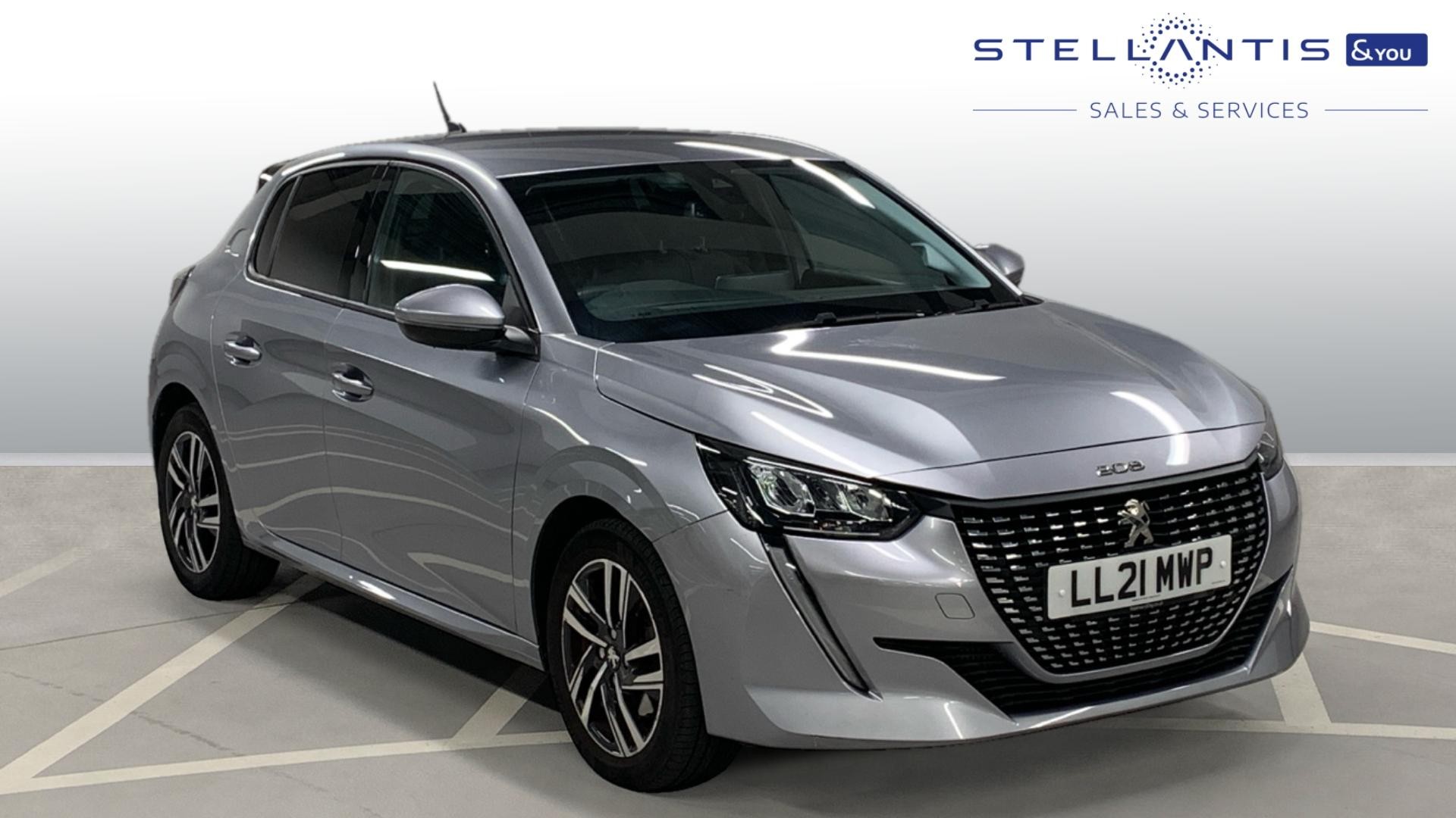 Main listing image - Peugeot 208