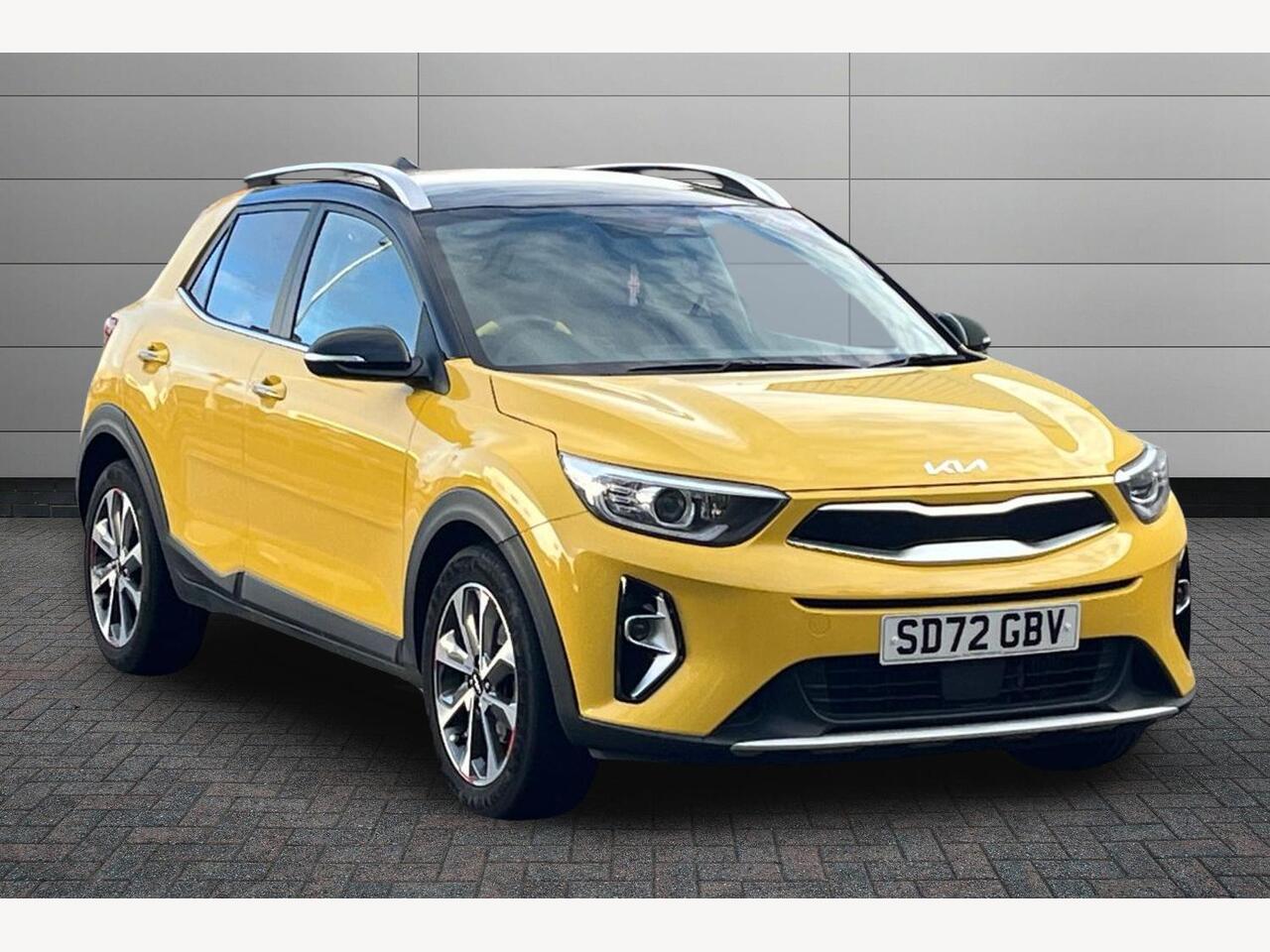 Main listing image - Kia Stonic