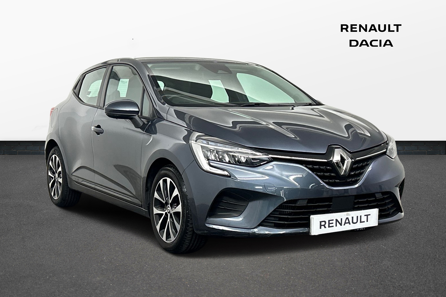 Main listing image - Renault Clio