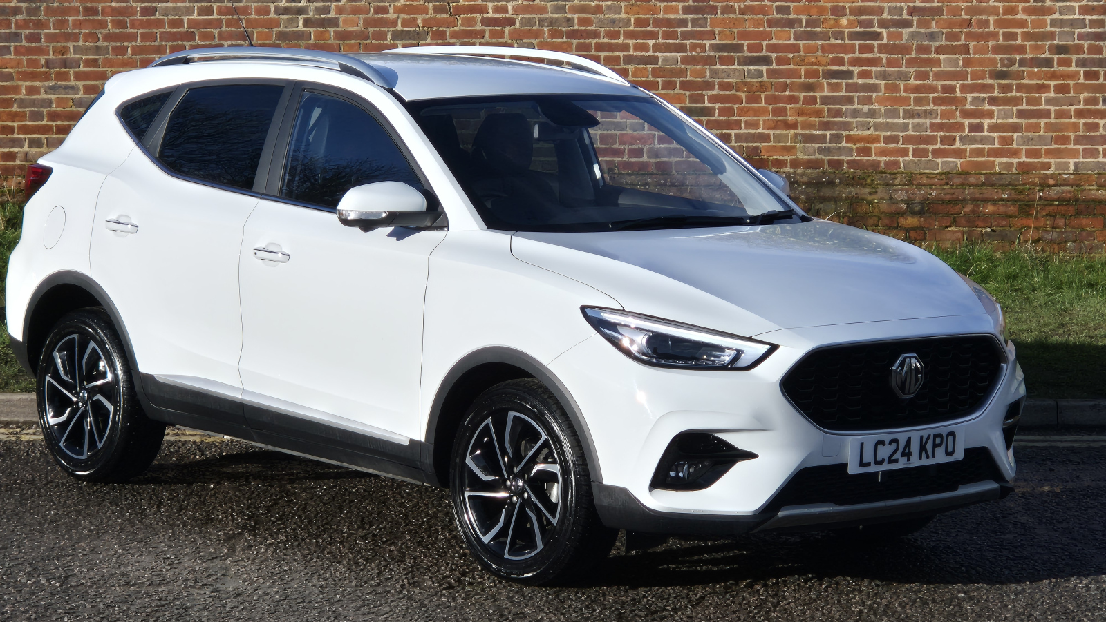 Main listing image - MG ZS