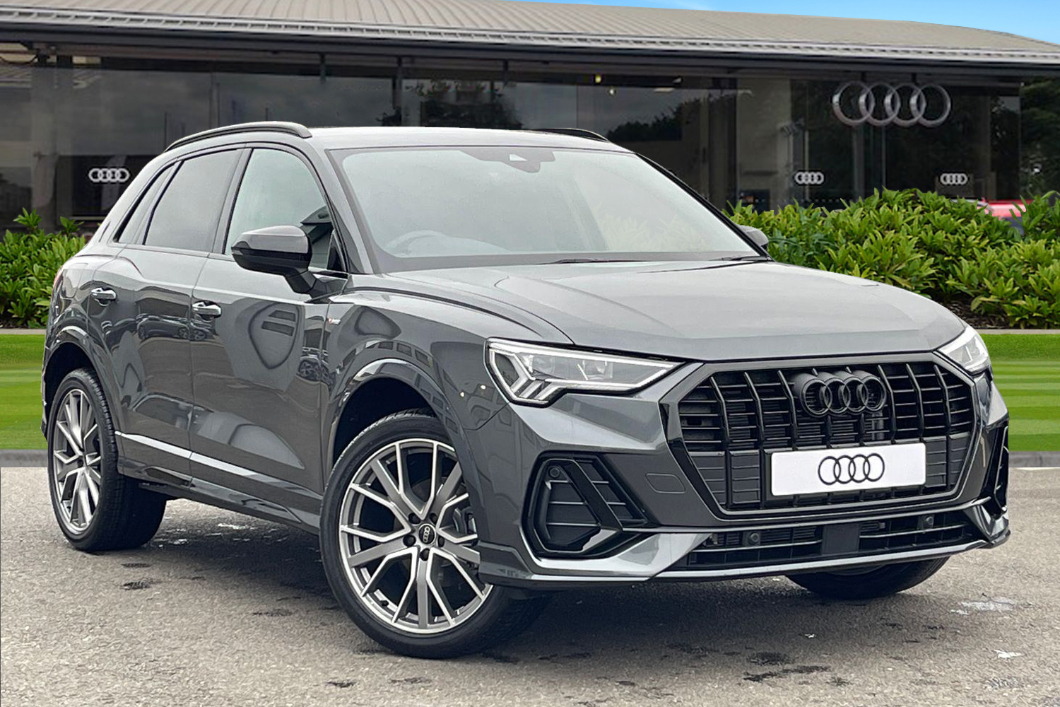 Main listing image - Audi Q3