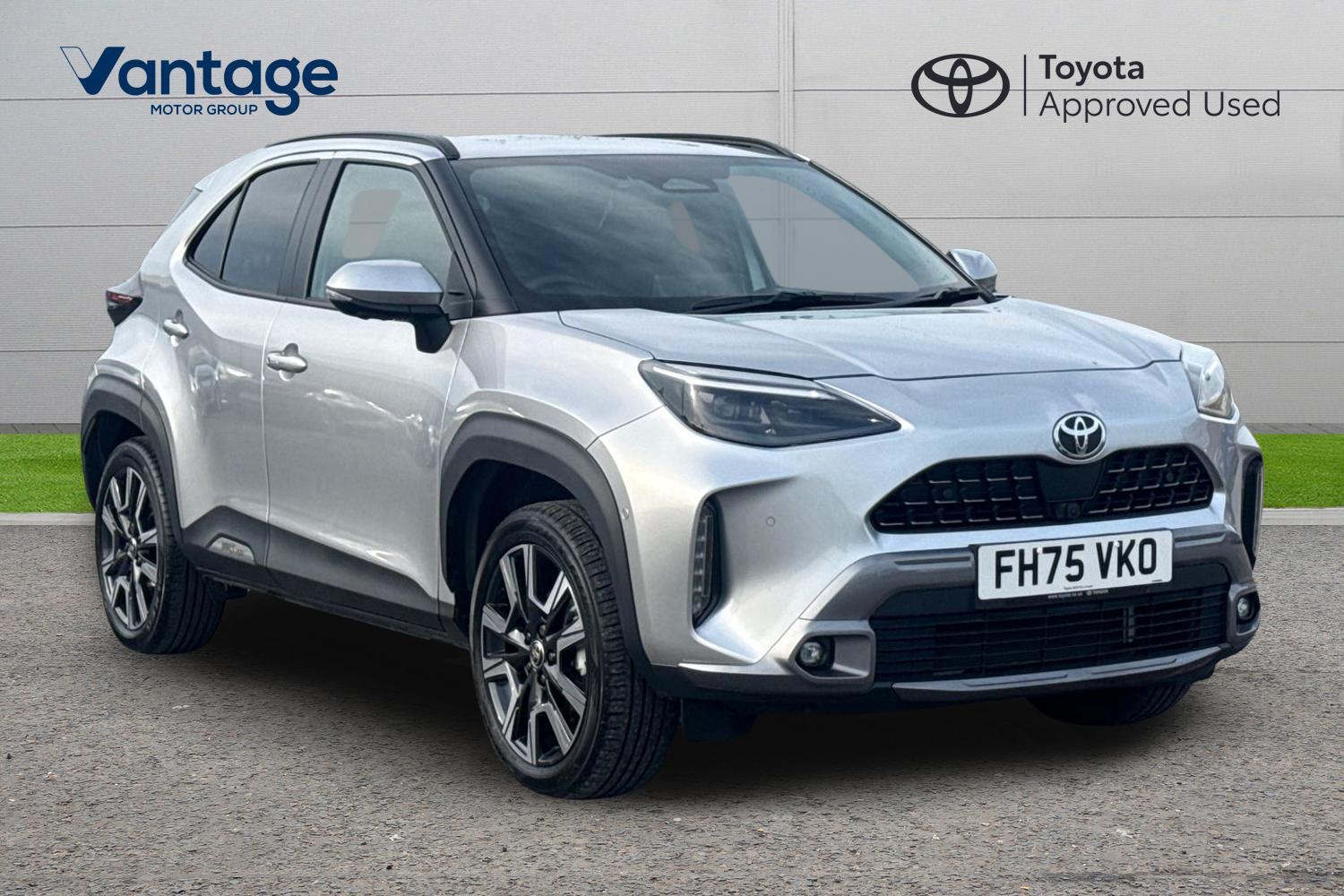 Main listing image - Toyota Yaris Cross
