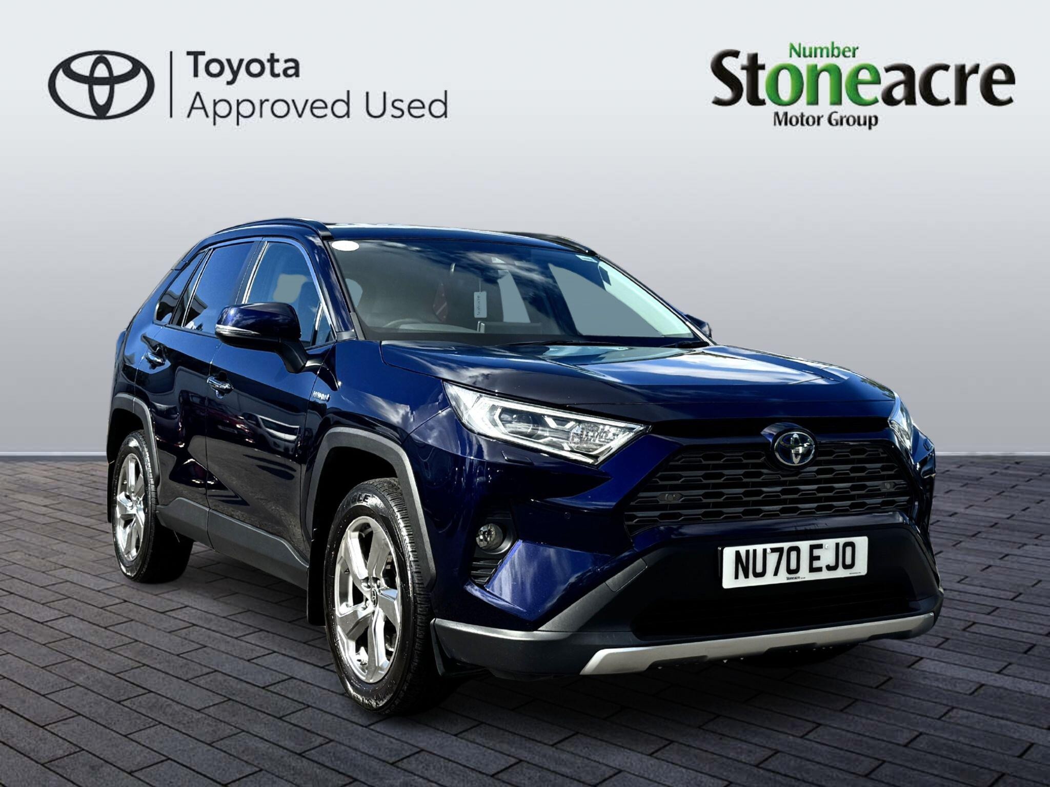 Main listing image - Toyota RAV4