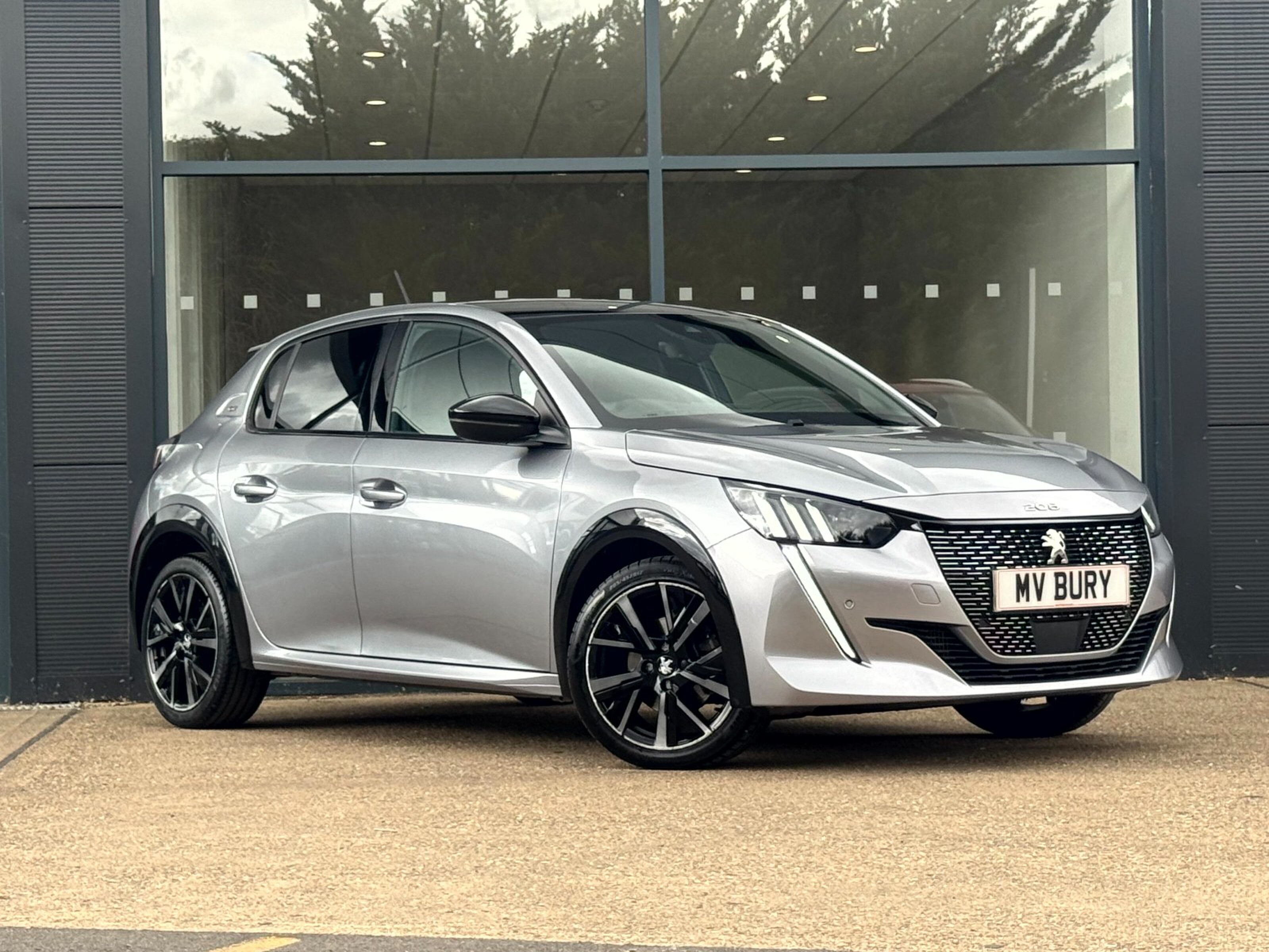 Main listing image - Peugeot 208