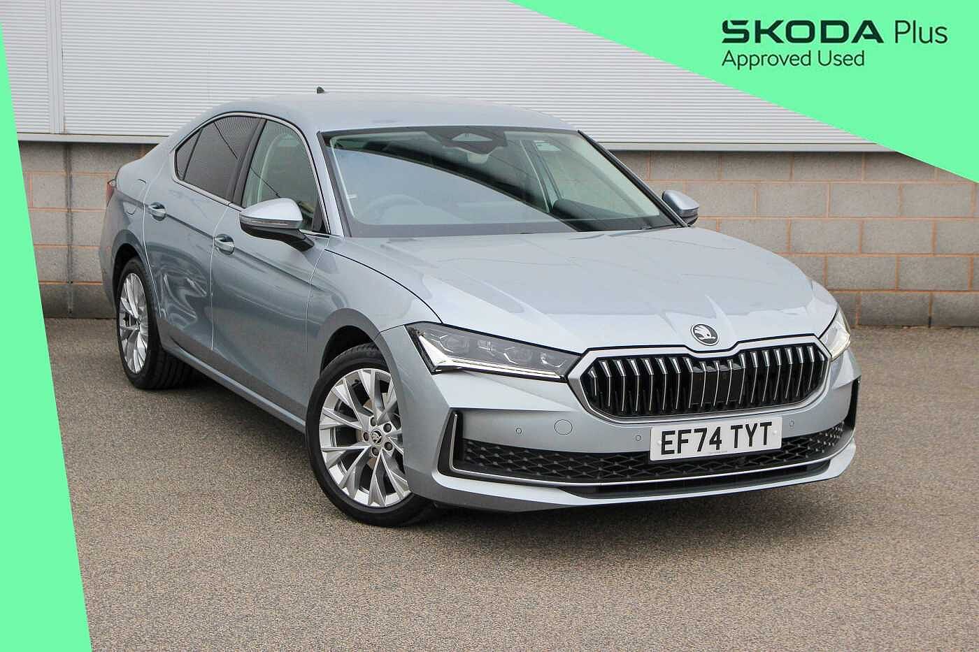 Main listing image - Skoda Superb