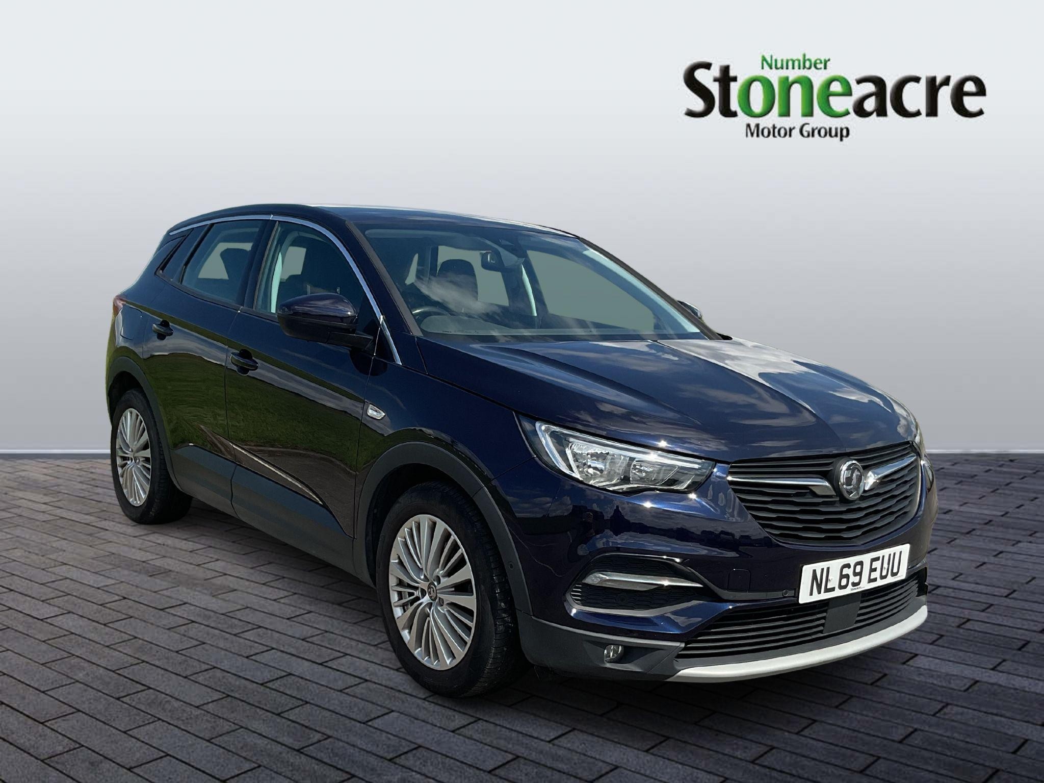 Main listing image - Vauxhall Grandland X