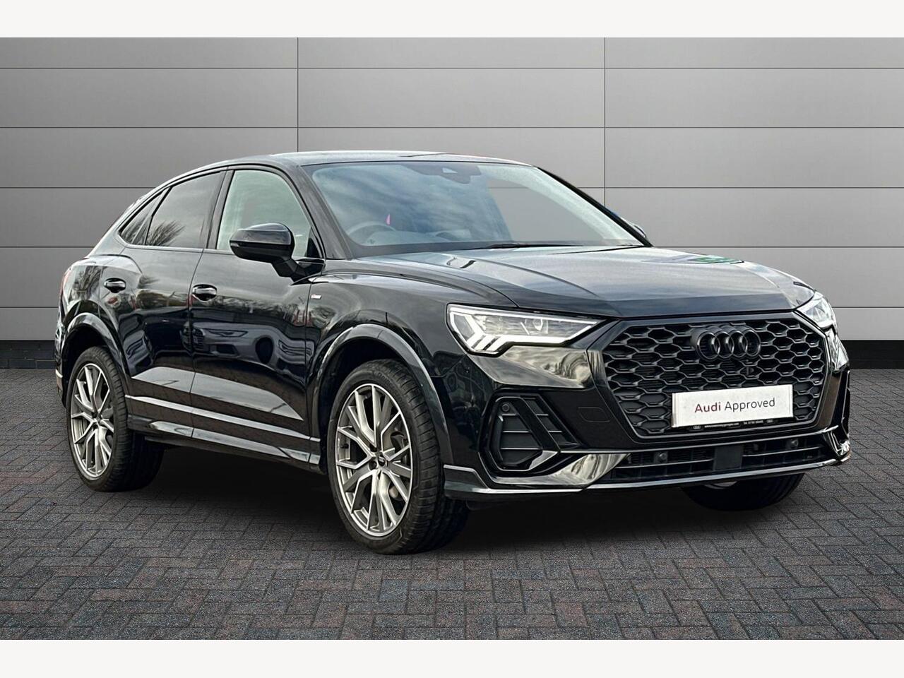 Main listing image - Audi Q3