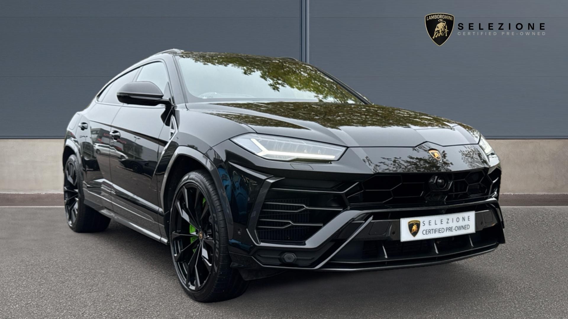 Main listing image - Lamborghini Urus