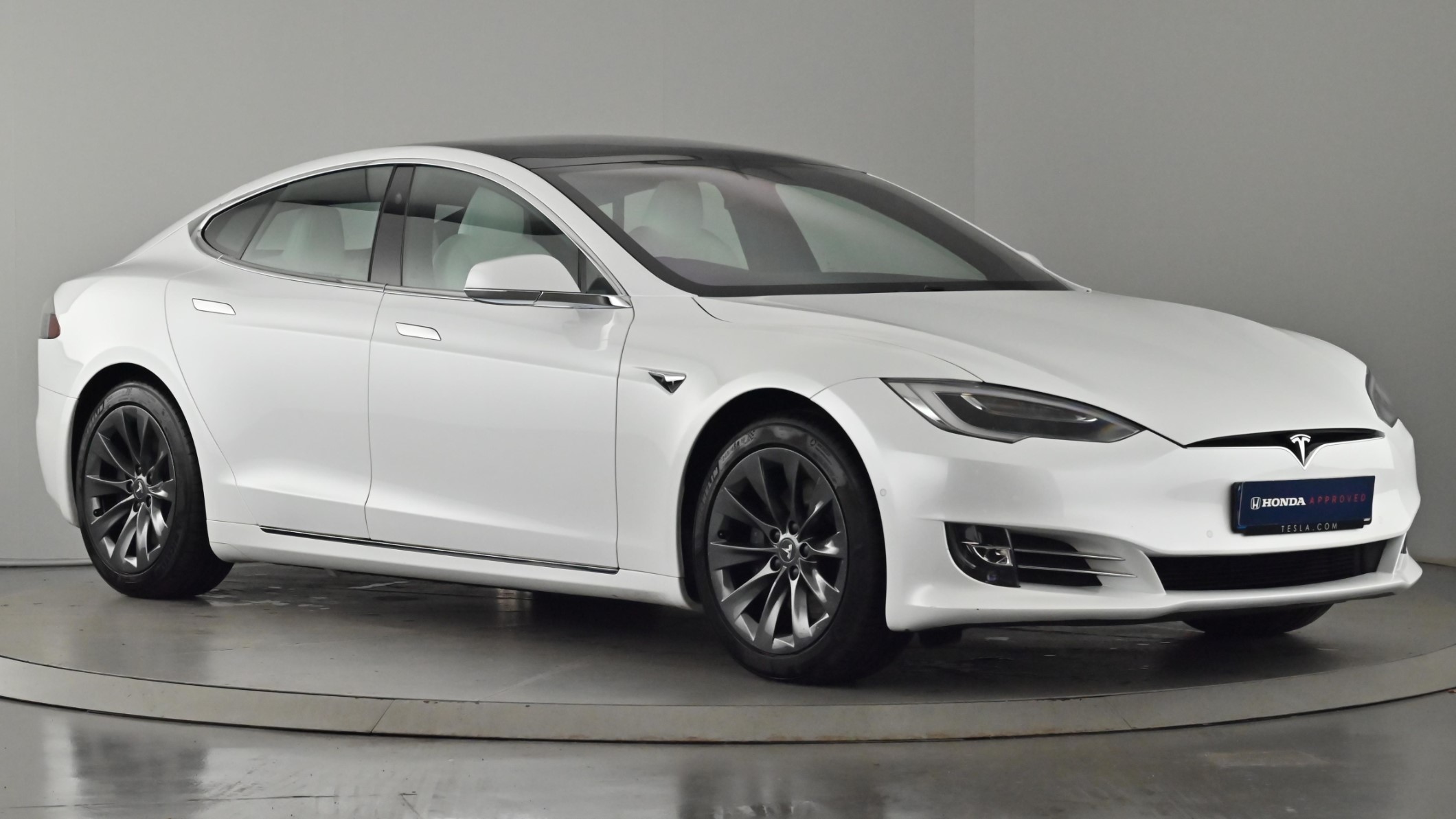 Main listing image - Tesla Model S