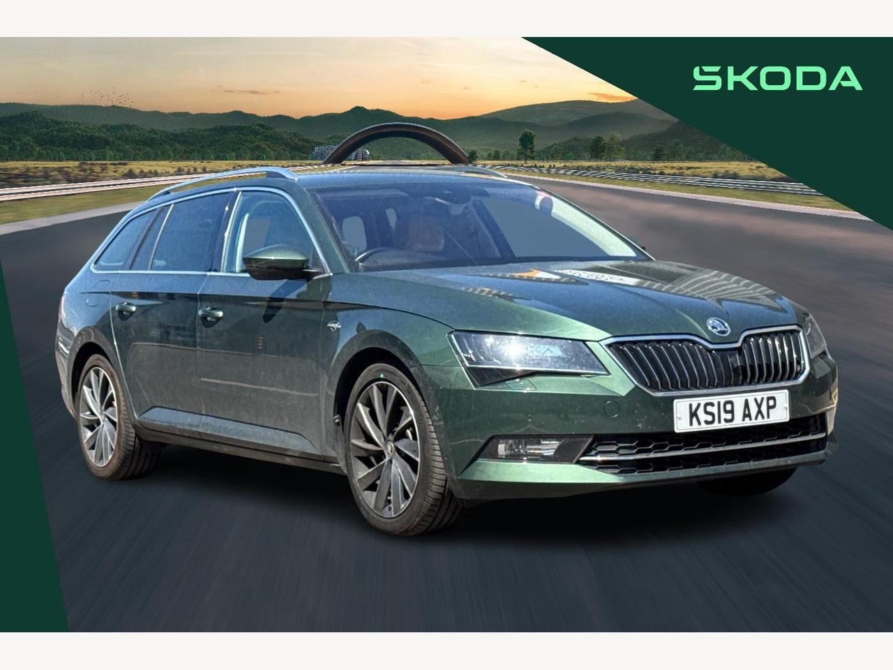 Main listing image - Skoda Superb Estate