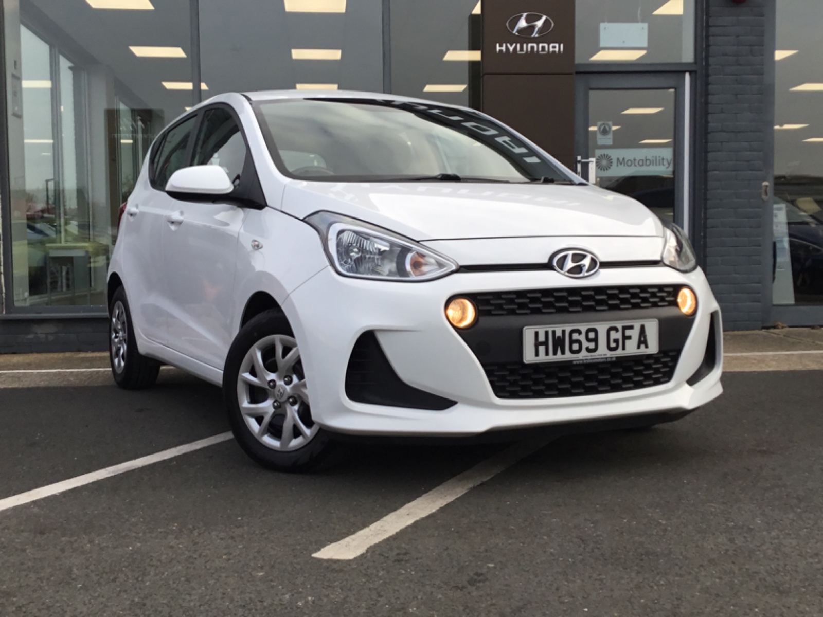 Main listing image - Hyundai i10