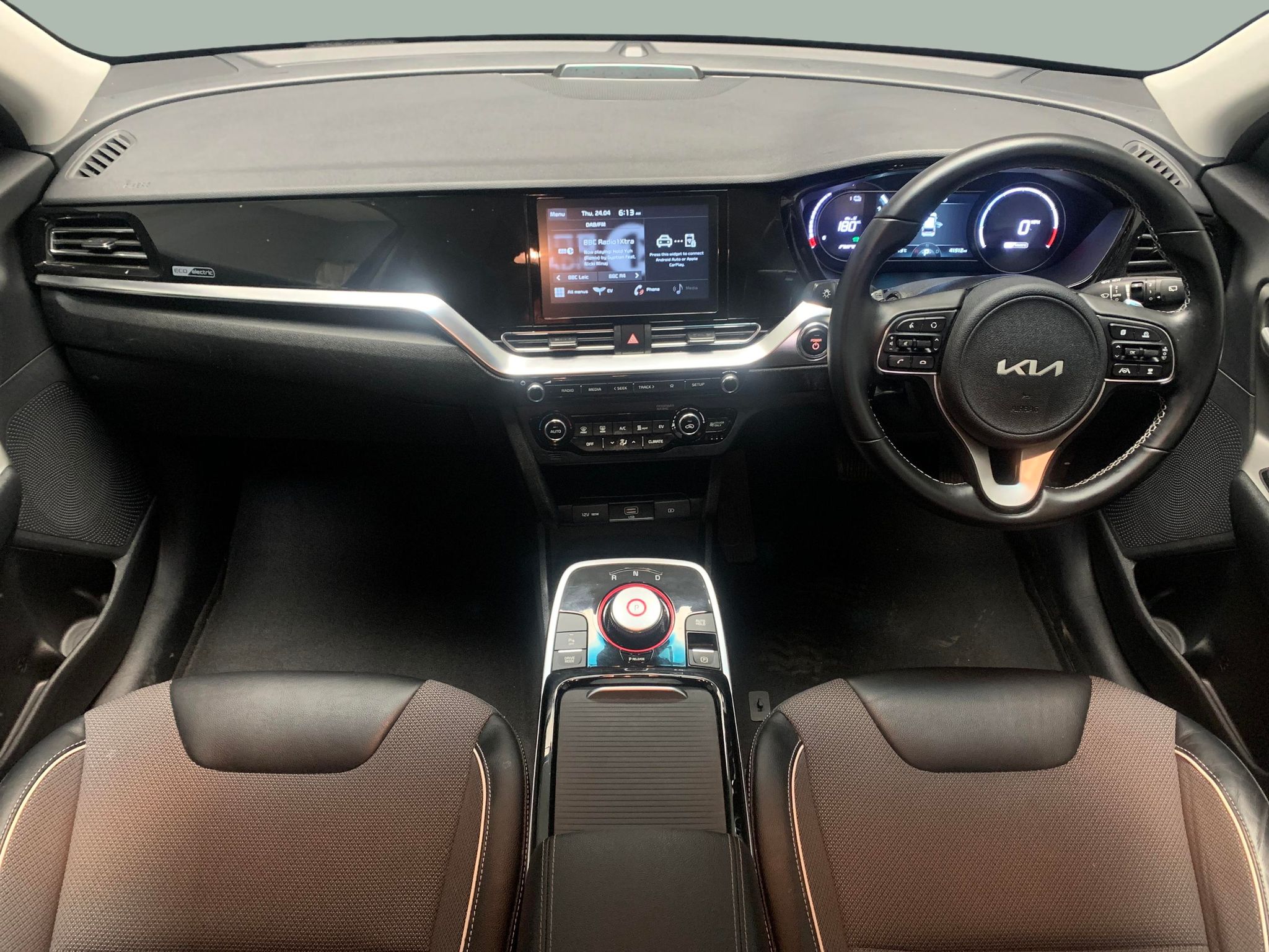 Main listing image - Kia e-Niro
