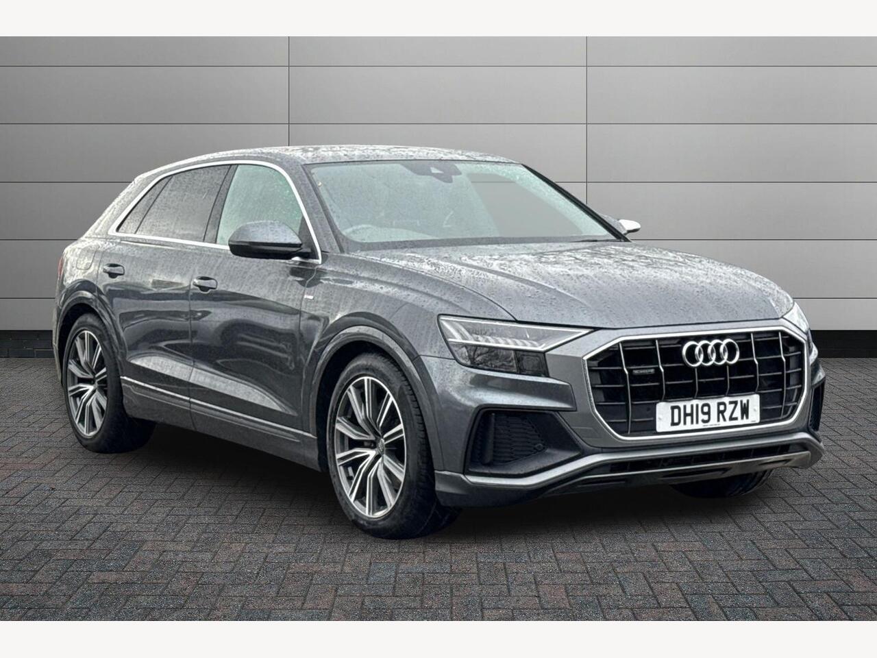 Main listing image - Audi Q8