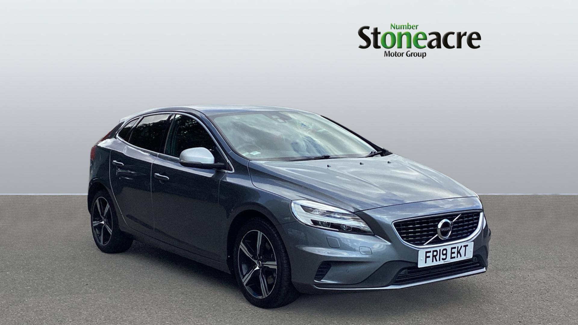 Main listing image - Volvo V40