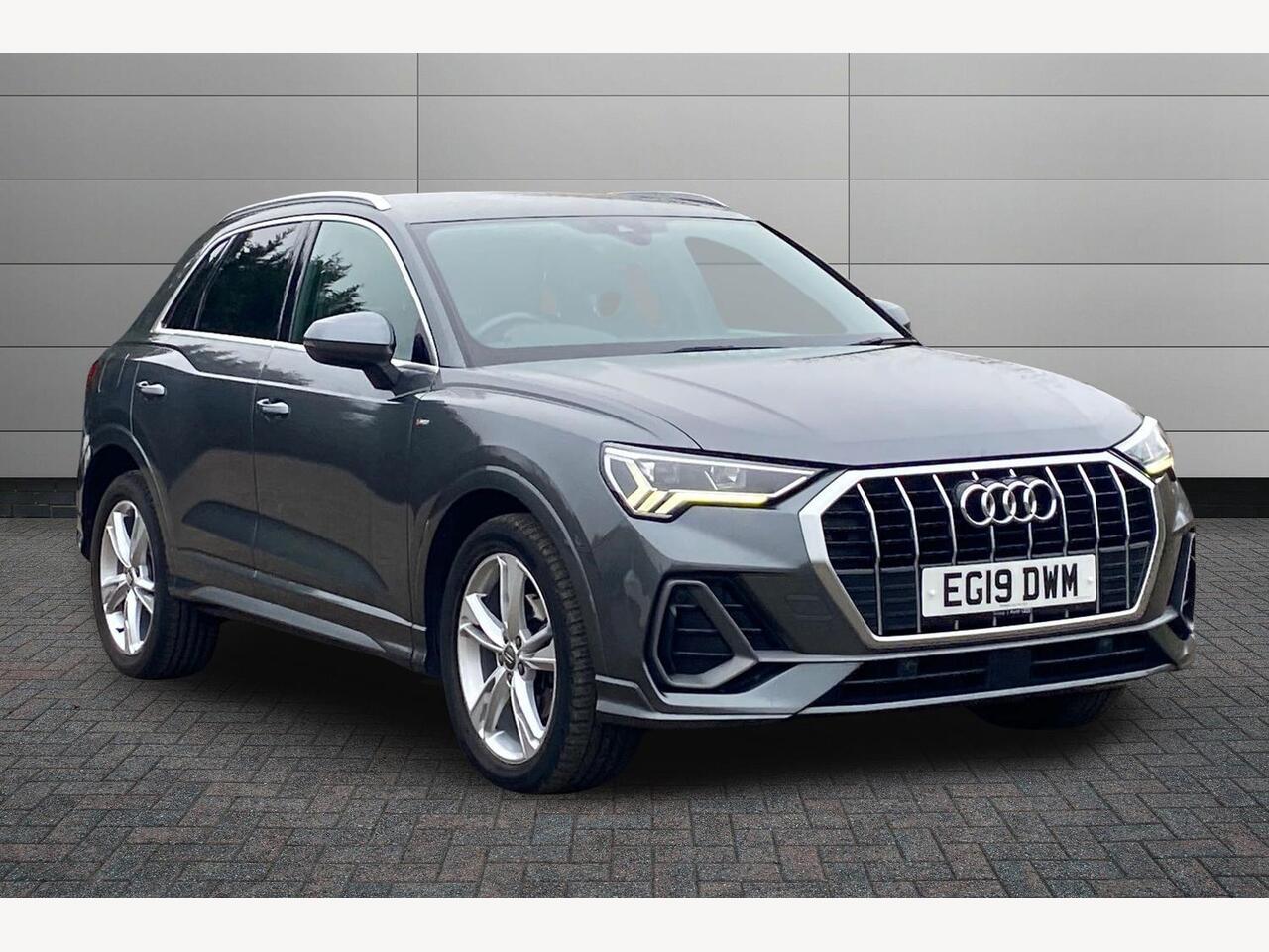 Main listing image - Audi Q3