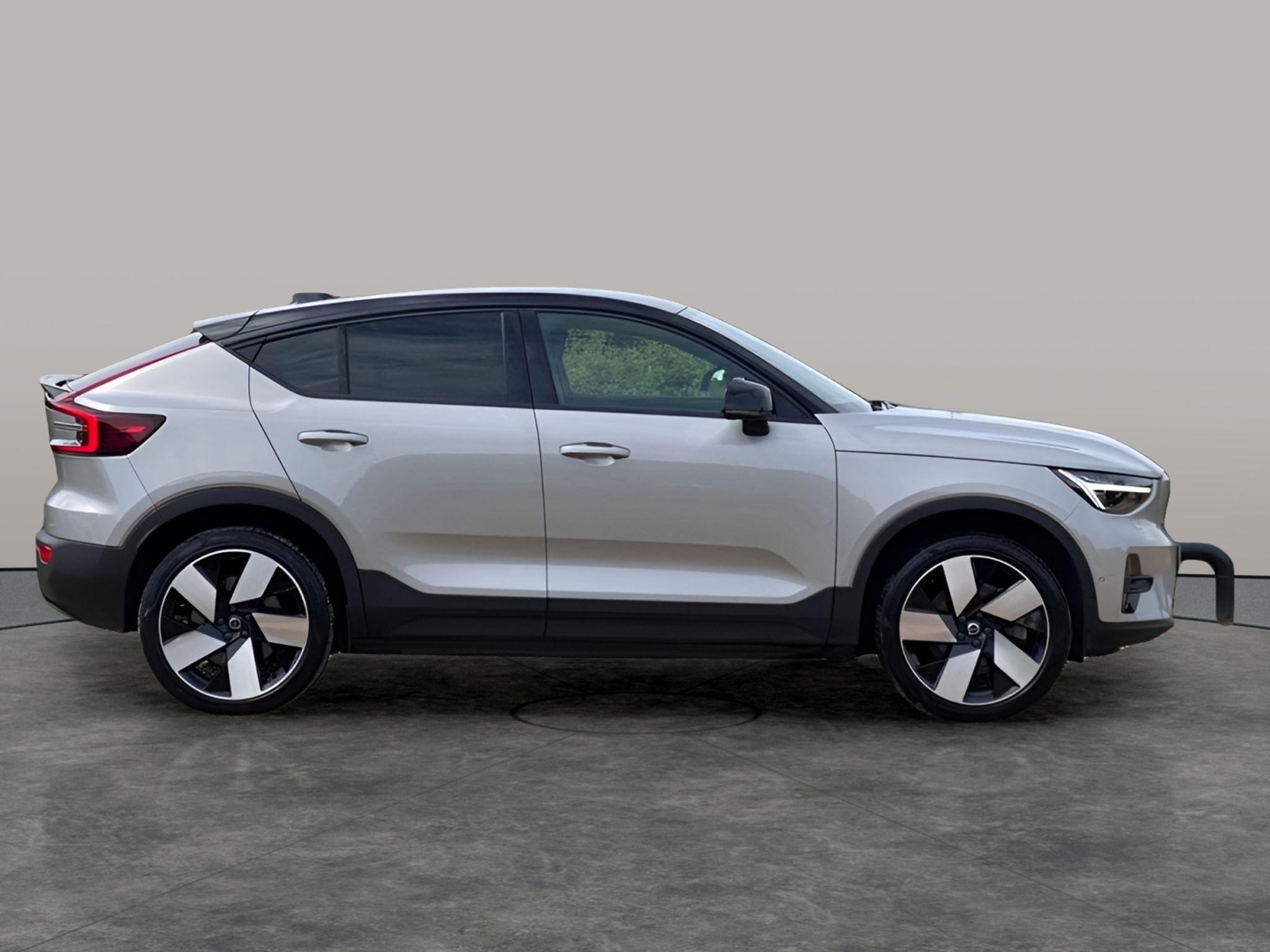 Main listing image - Volvo C40