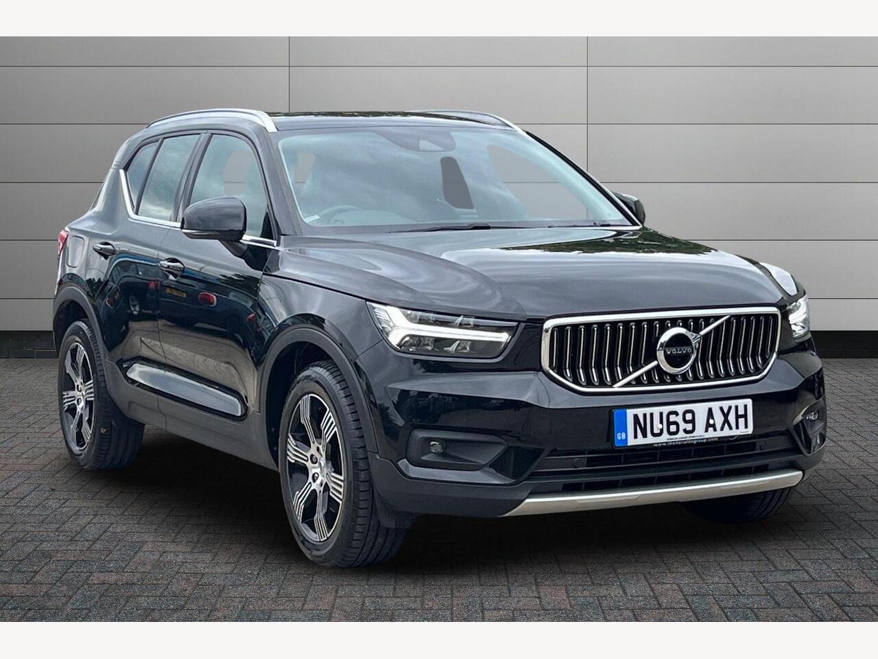 Main listing image - Volvo XC40