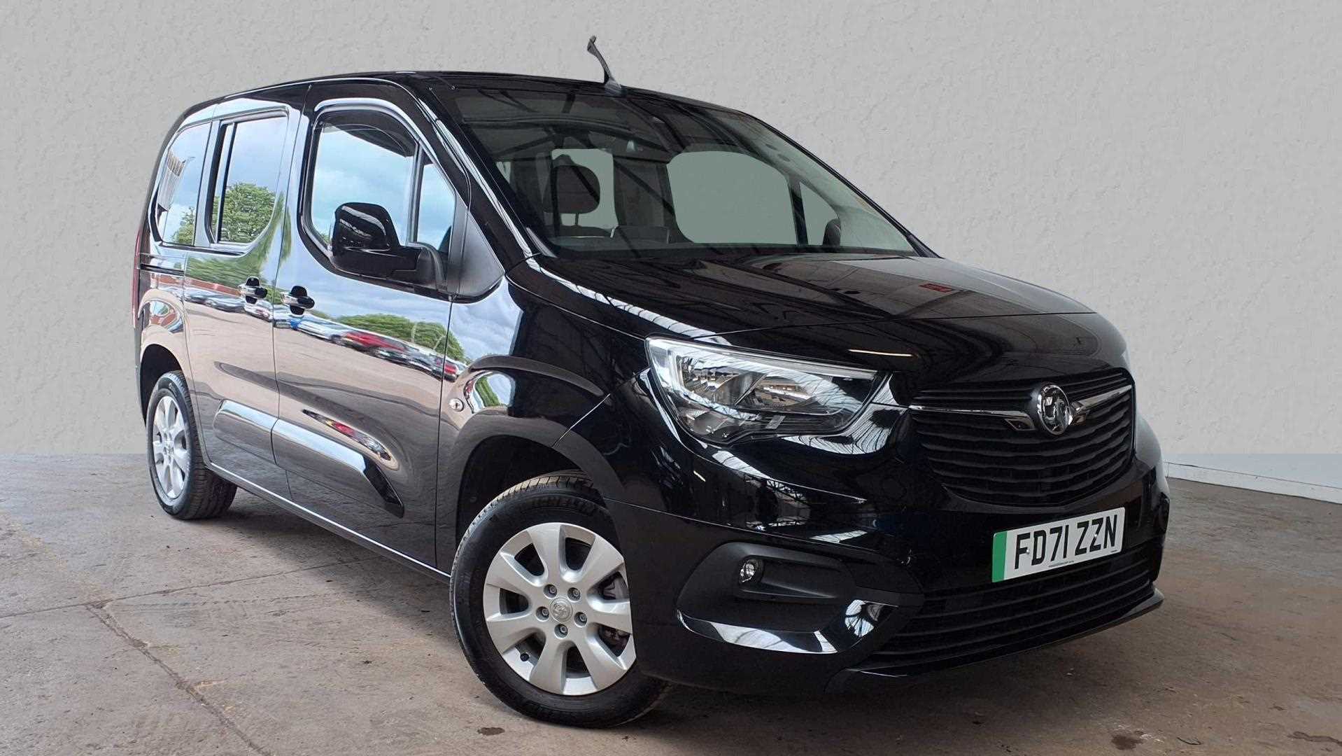 Main listing image - Vauxhall Combo Life-e
