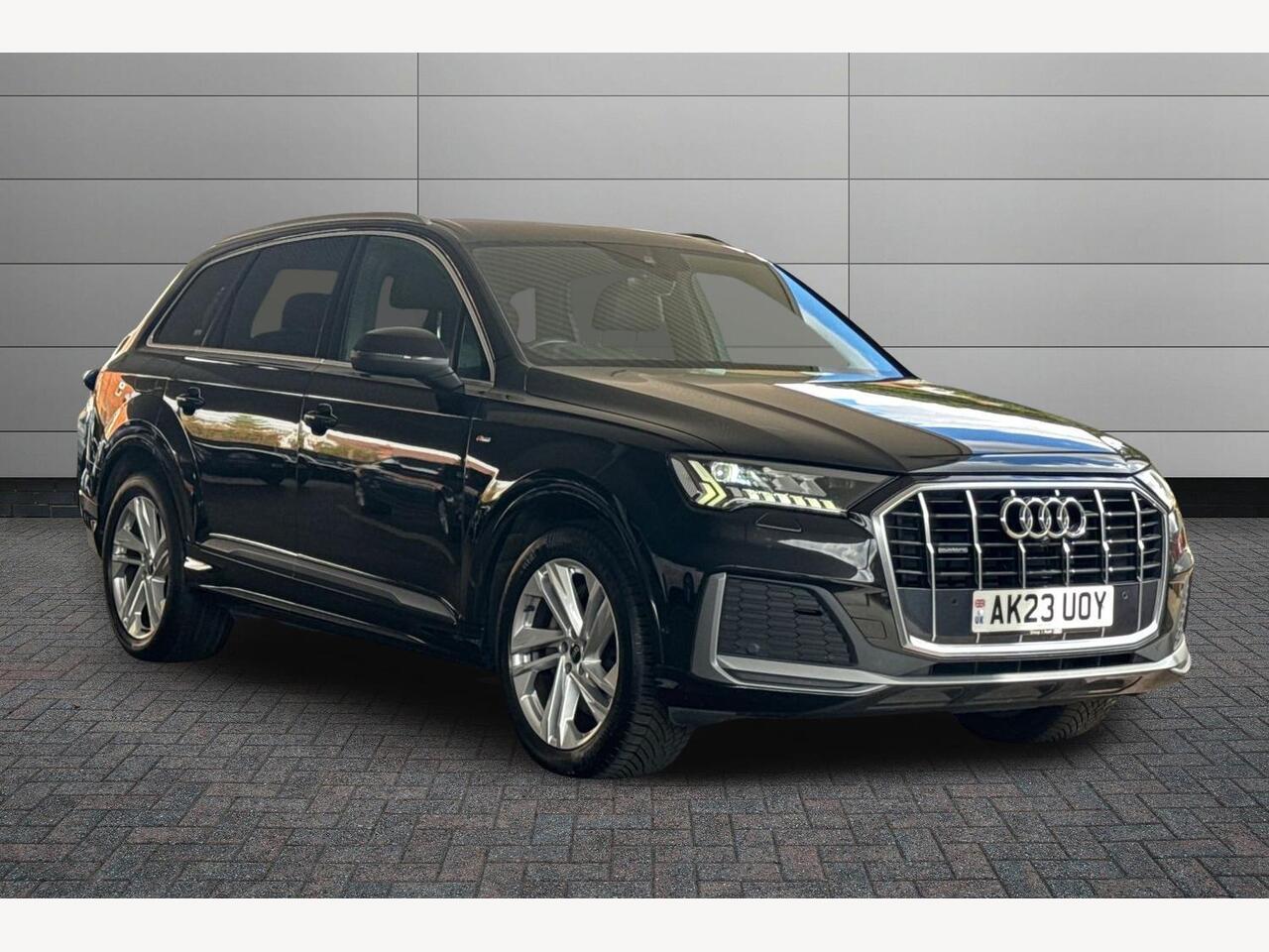 Main listing image - Audi Q7
