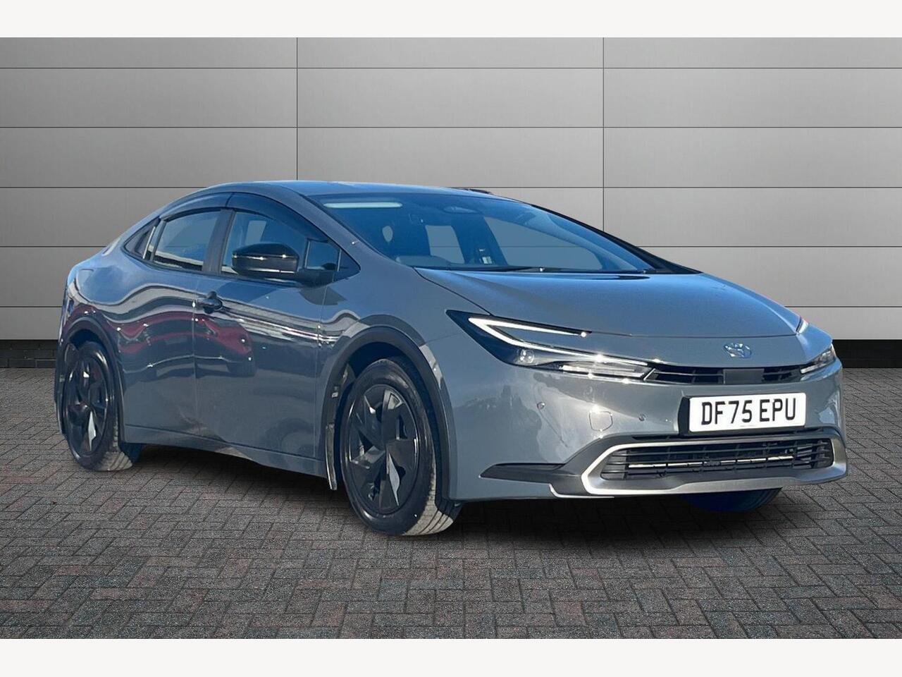 Main listing image - Toyota Prius Plug-In