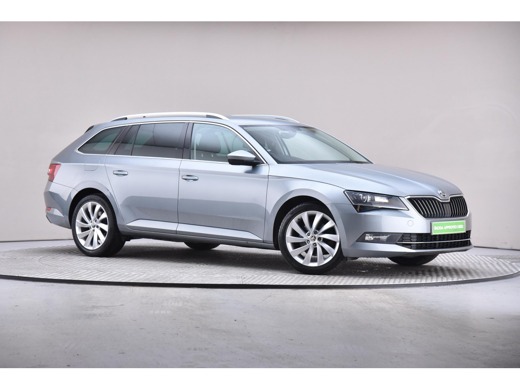 Main listing image - Skoda Superb Estate