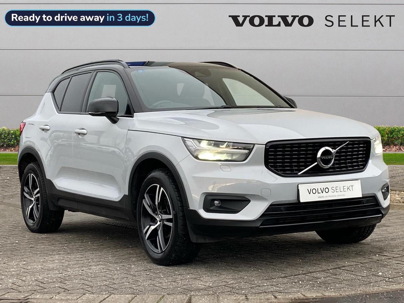 Main listing image - Volvo XC40