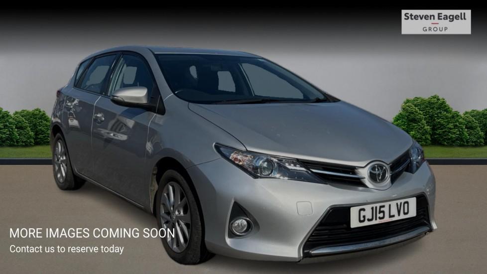 Main listing image - Toyota Auris