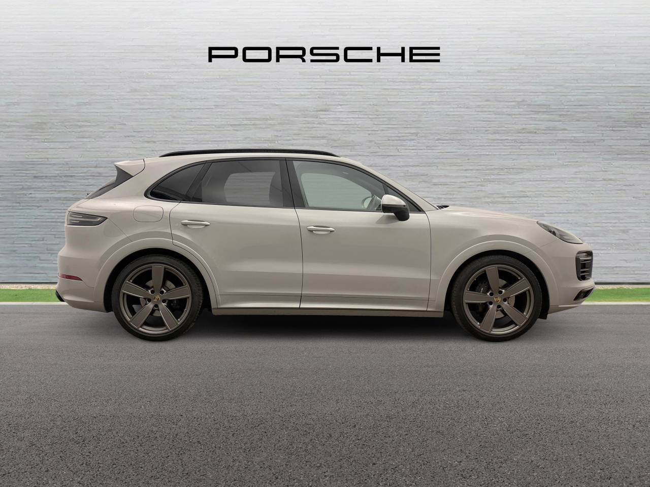 Main listing image - Porsche Cayenne