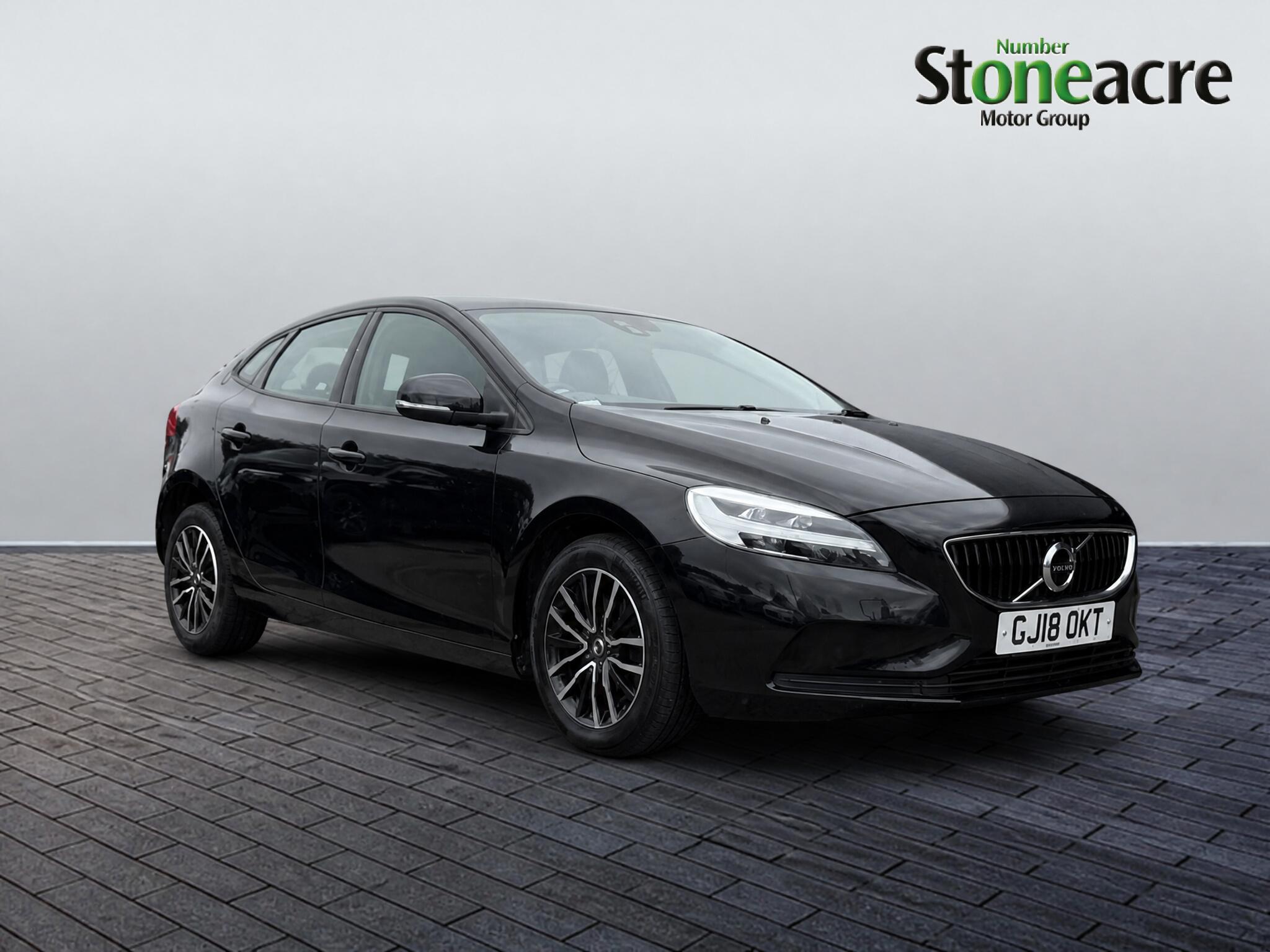 Main listing image - Volvo V40