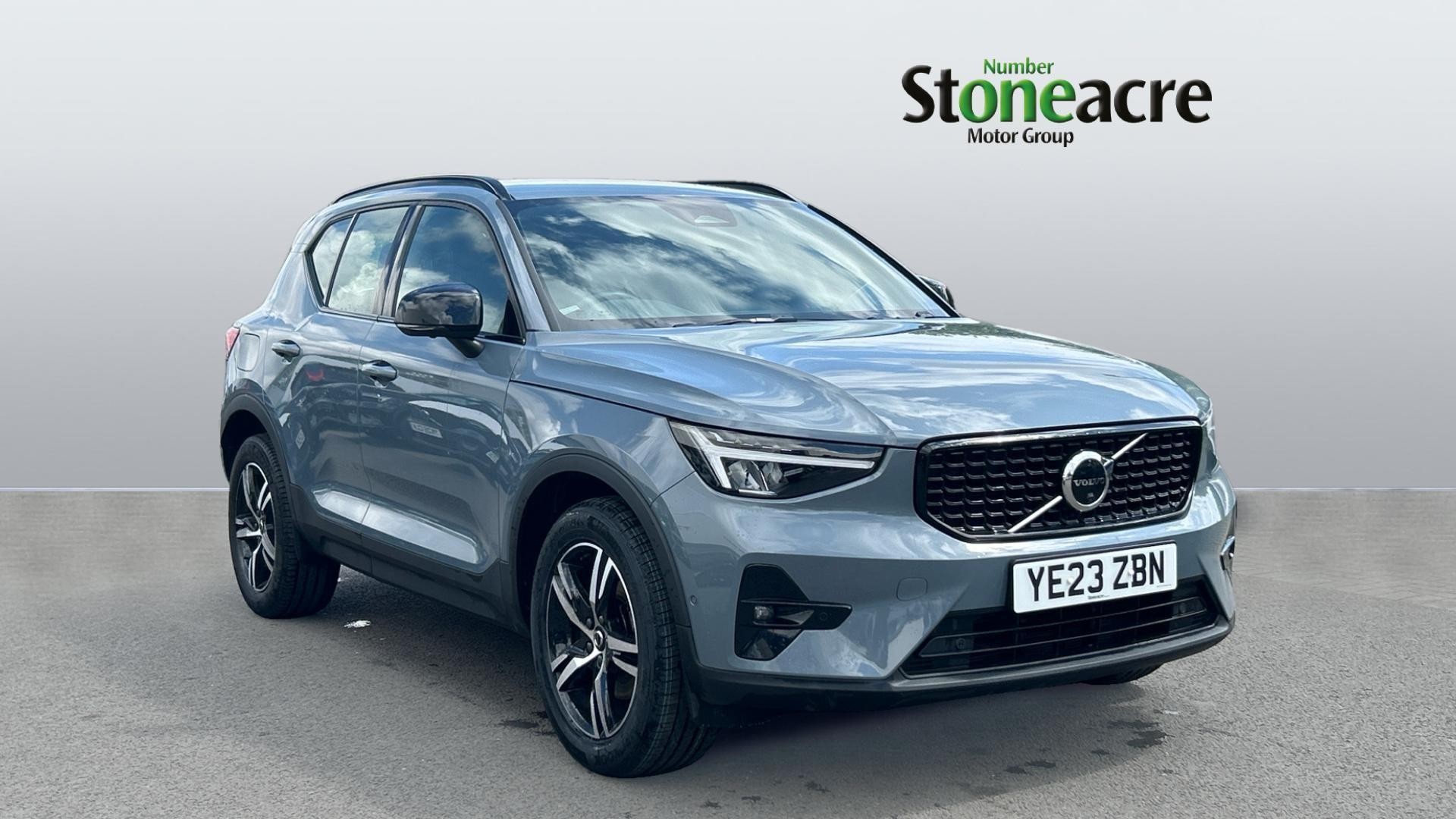 Main listing image - Volvo XC40