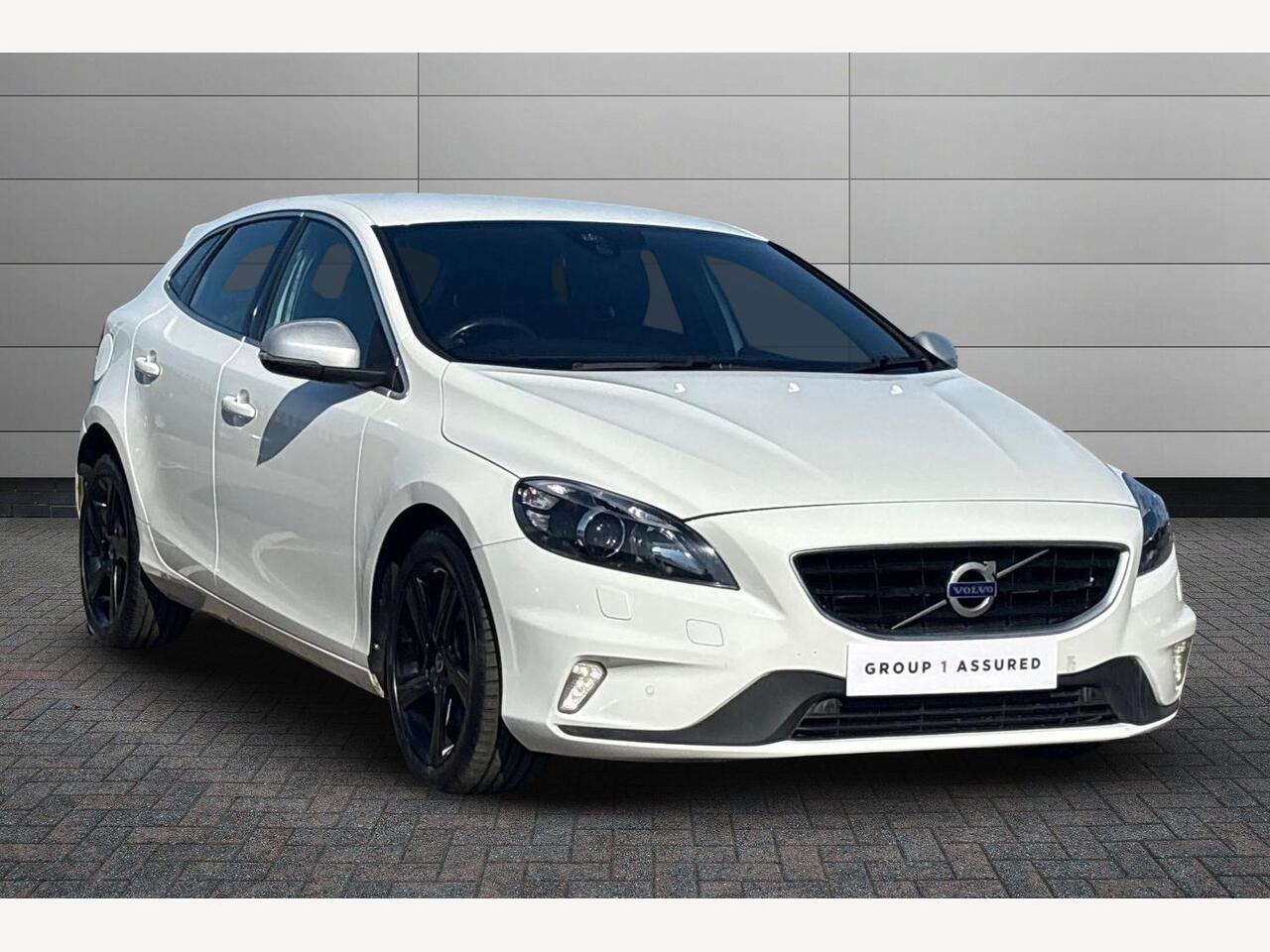 Main listing image - Volvo V40