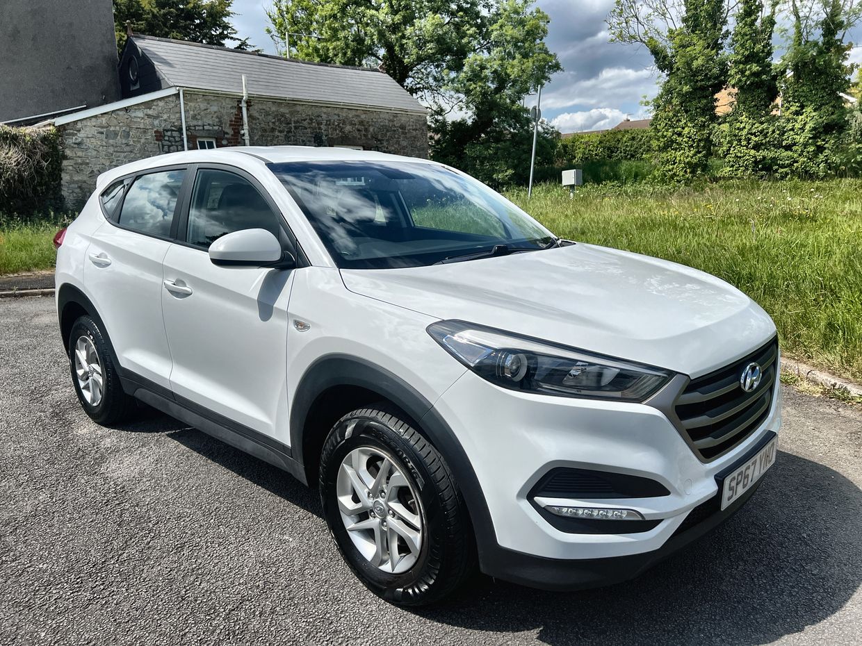 Main listing image - Hyundai Tucson