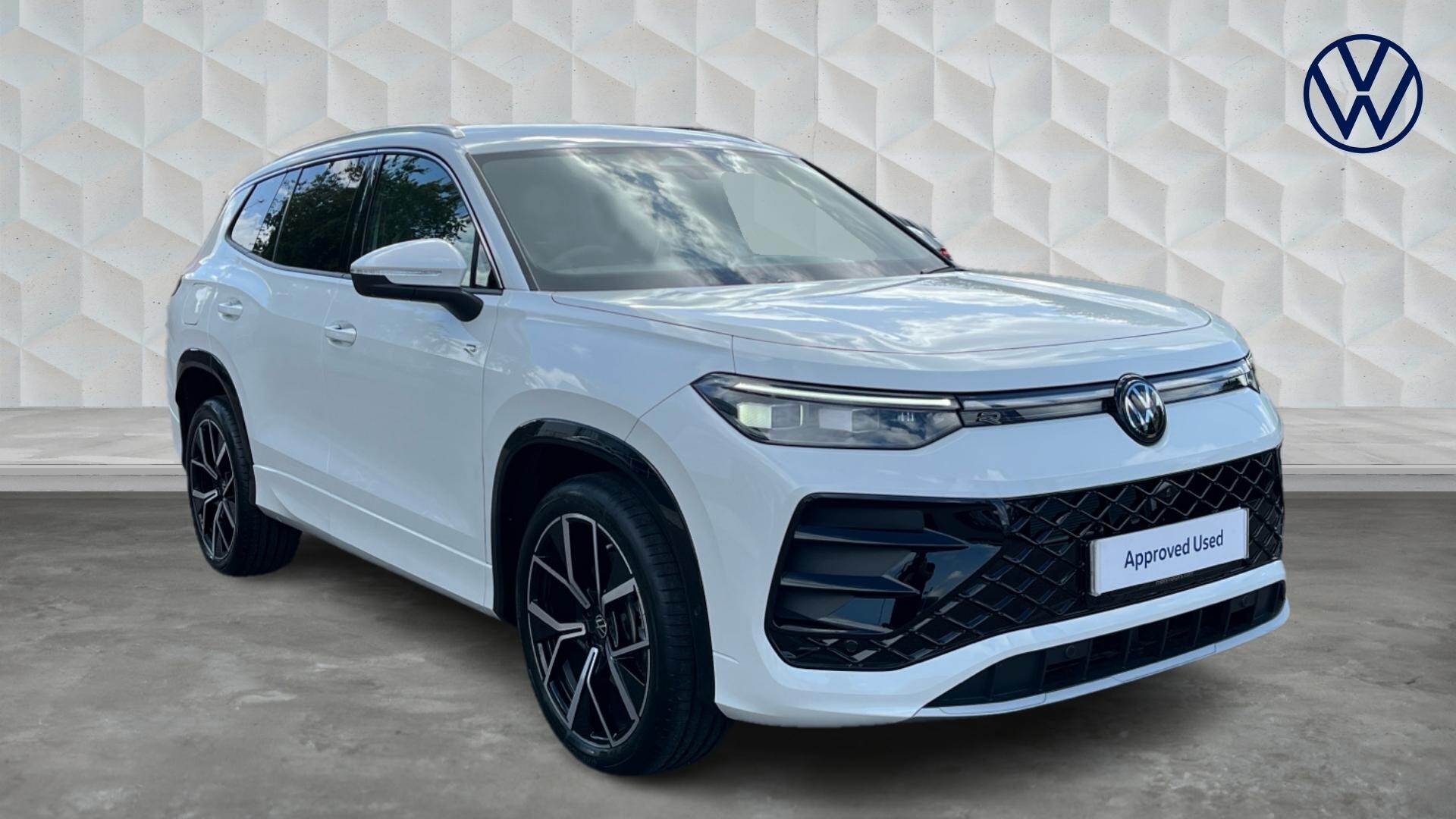 Main listing image - Volkswagen Tayron