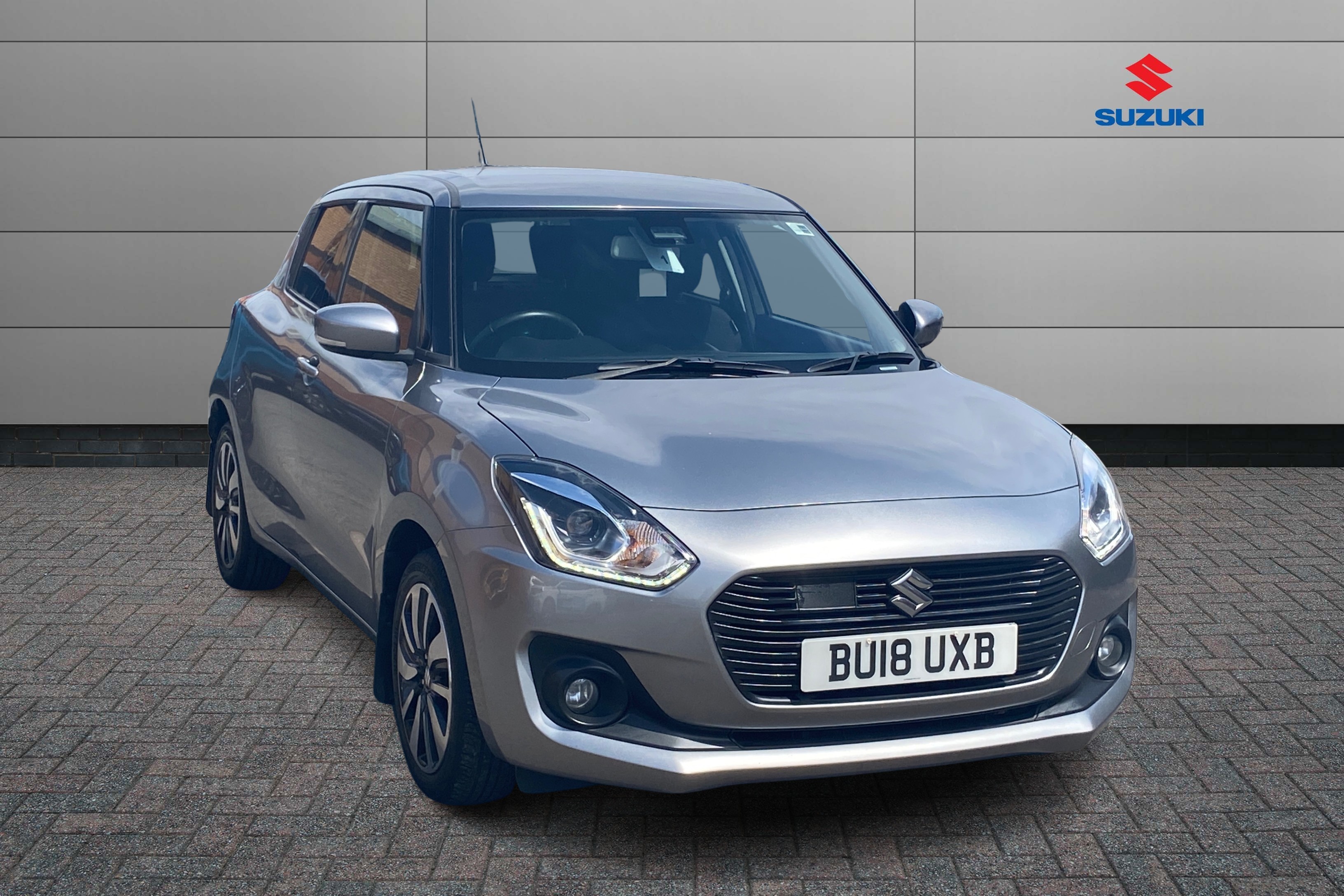 Main listing image - Suzuki Swift