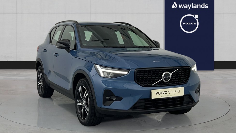 Main listing image - Volvo XC40