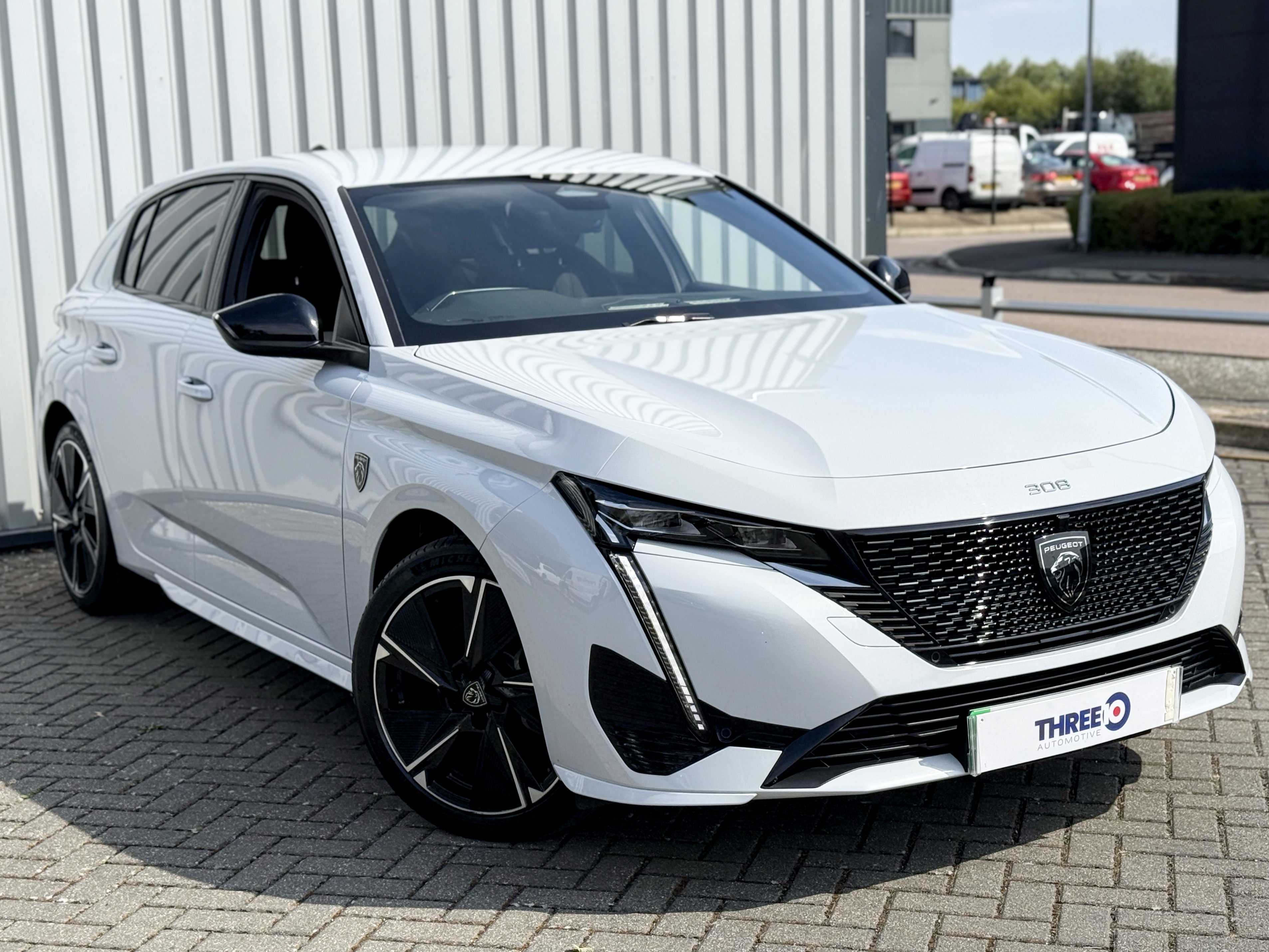 Main listing image - Peugeot 308