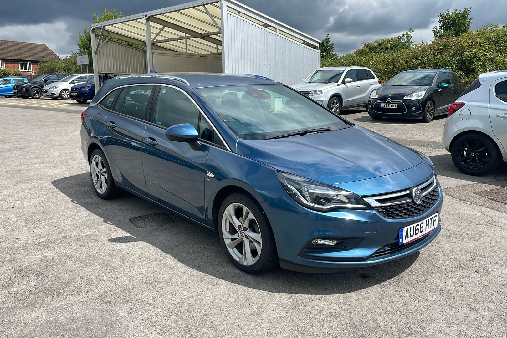Main listing image - Vauxhall Astra Sports Tourer