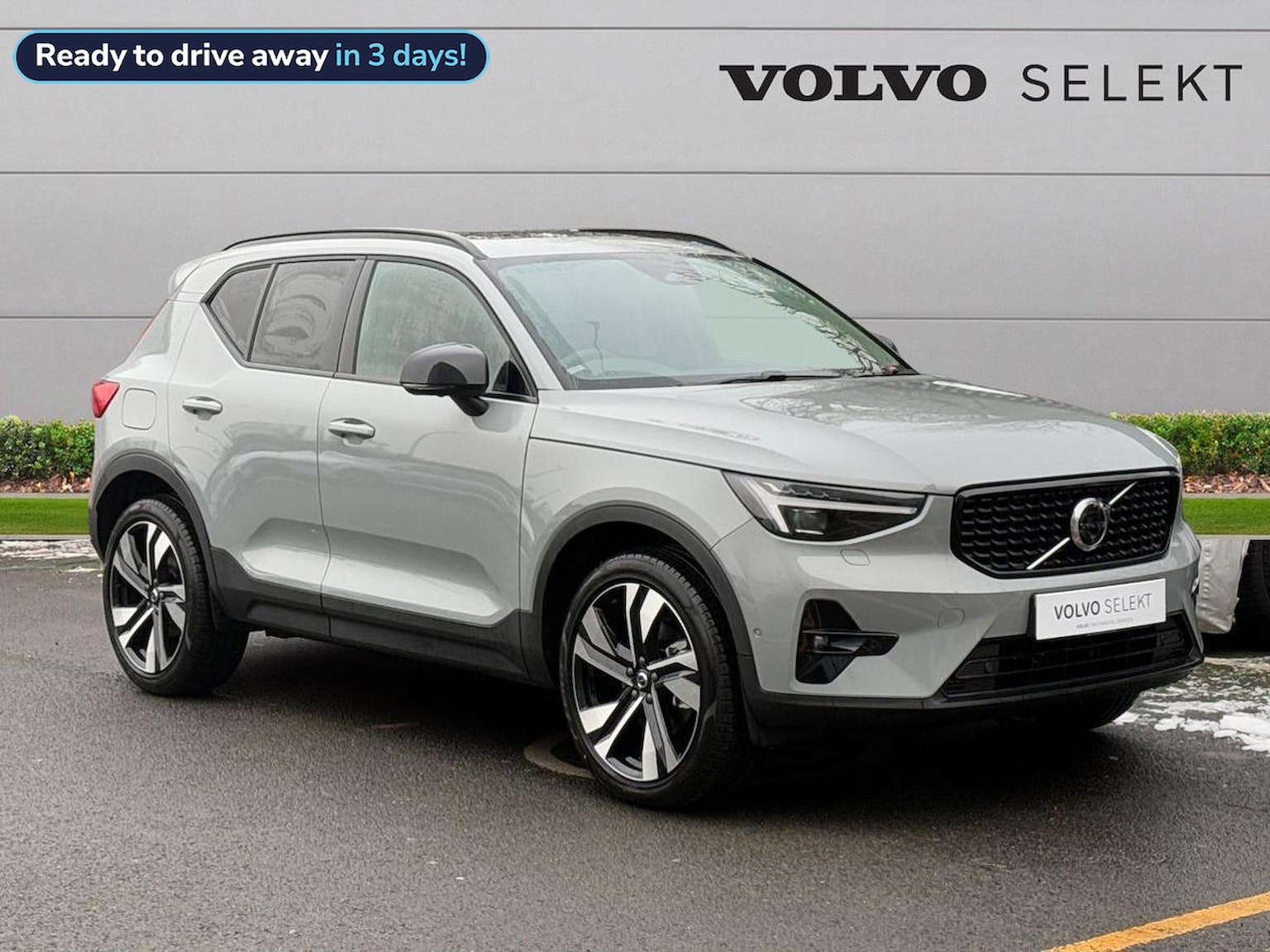 Main listing image - Volvo XC40